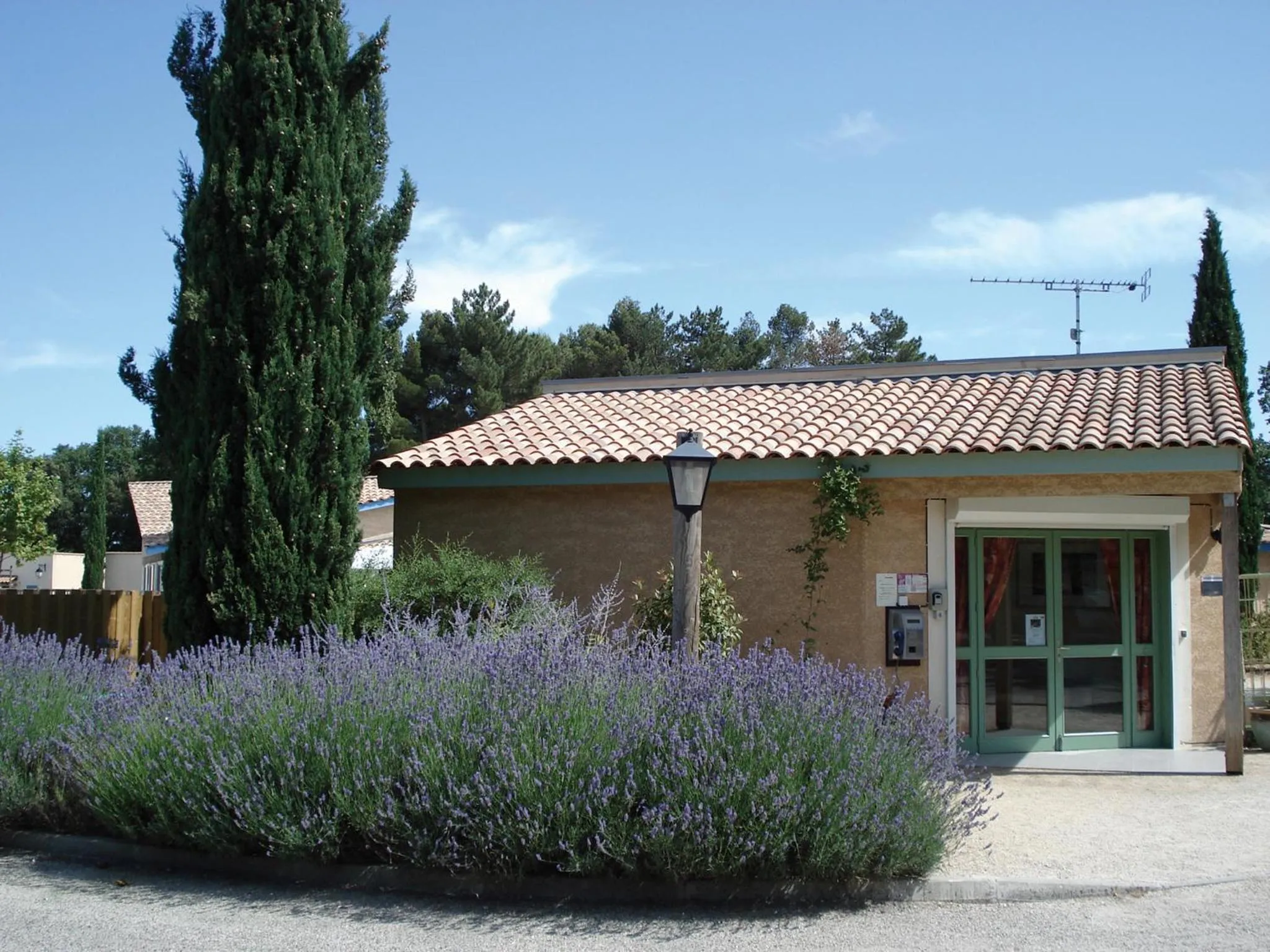 Lobby or reception in Lagrange Vacances Les Mazets de Gaujac