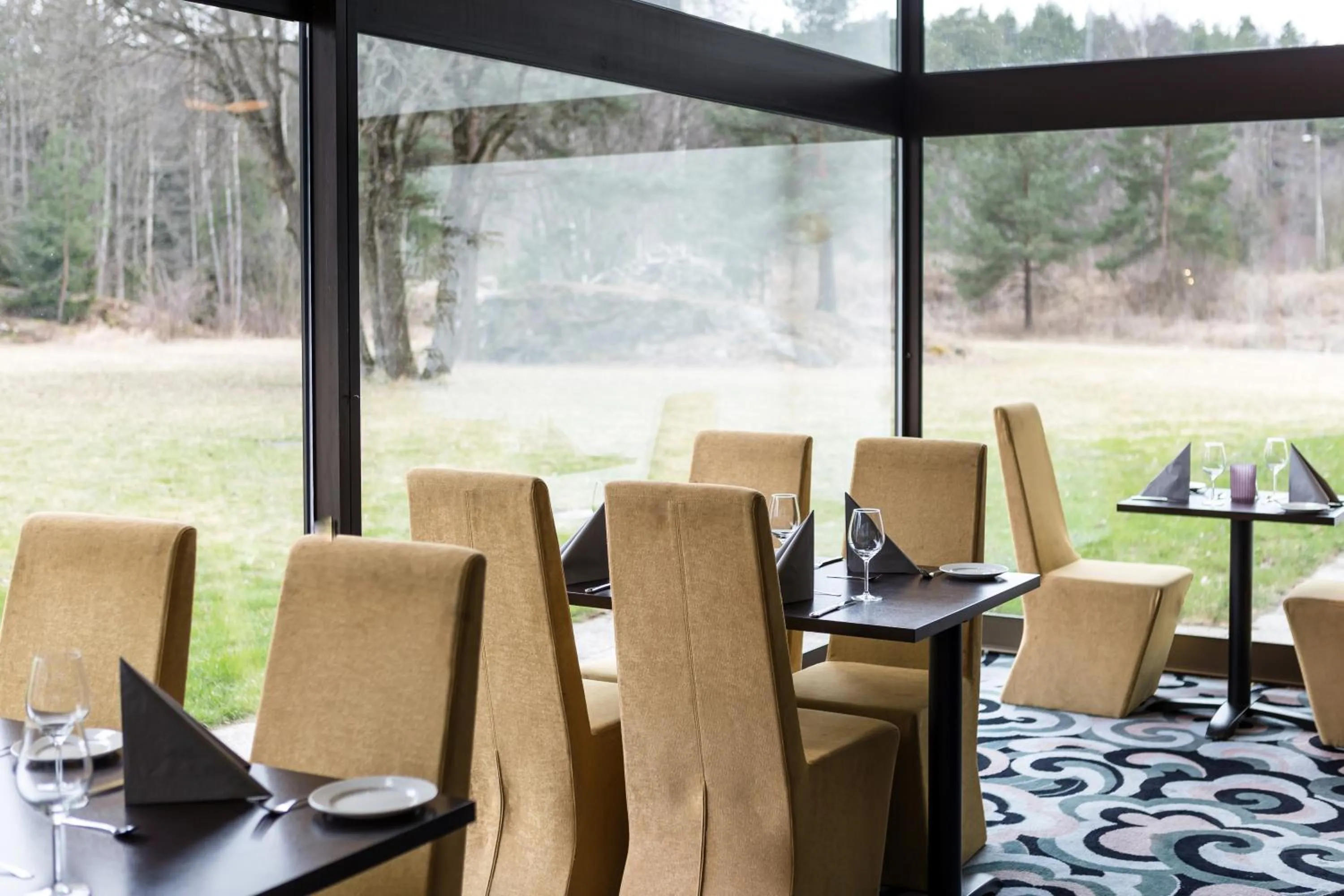 Restaurant/places to eat in Quality Hotel Entry