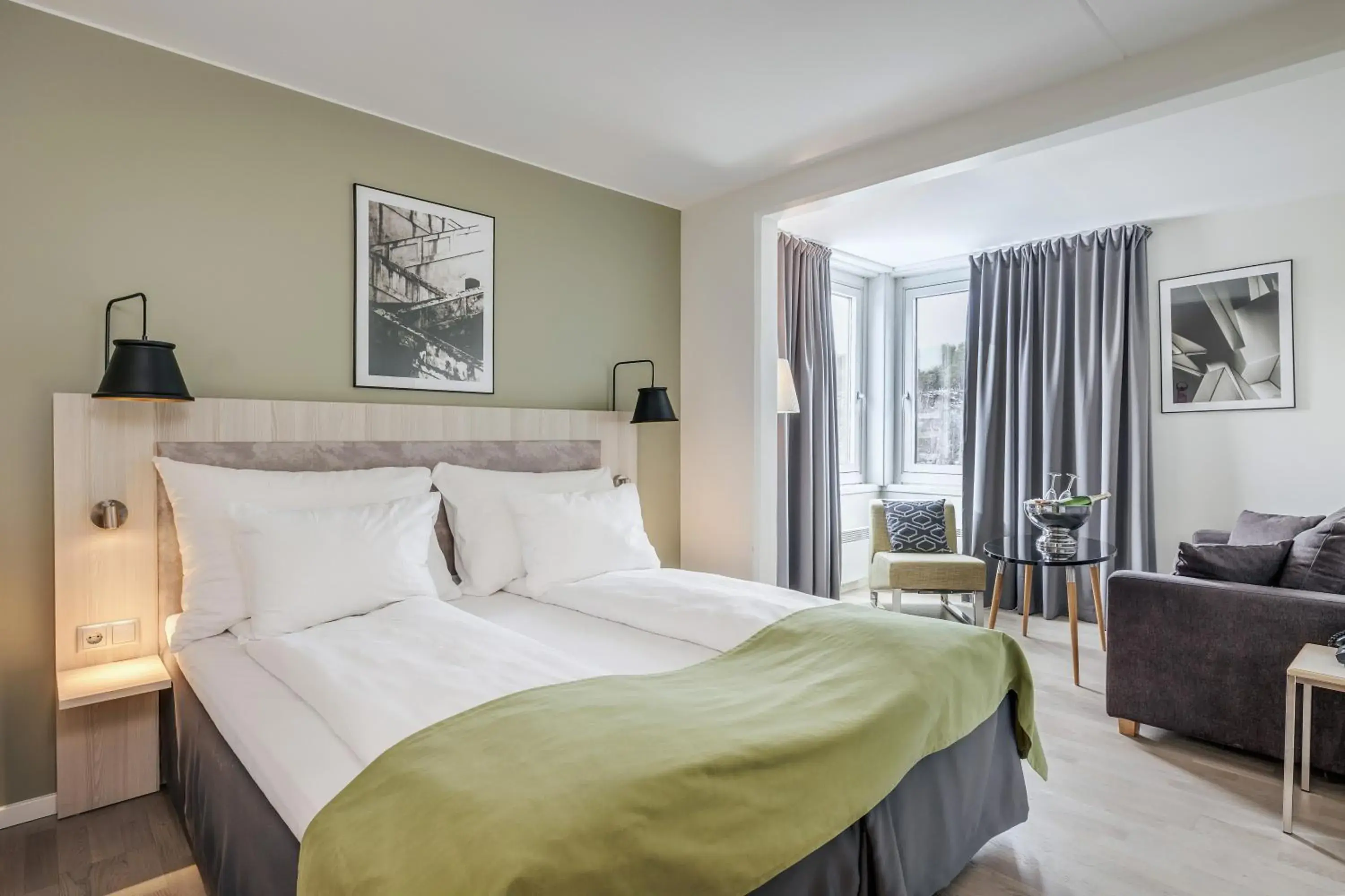 Bed in Quality Hotel Entry Bed in Quality Hotel Entry