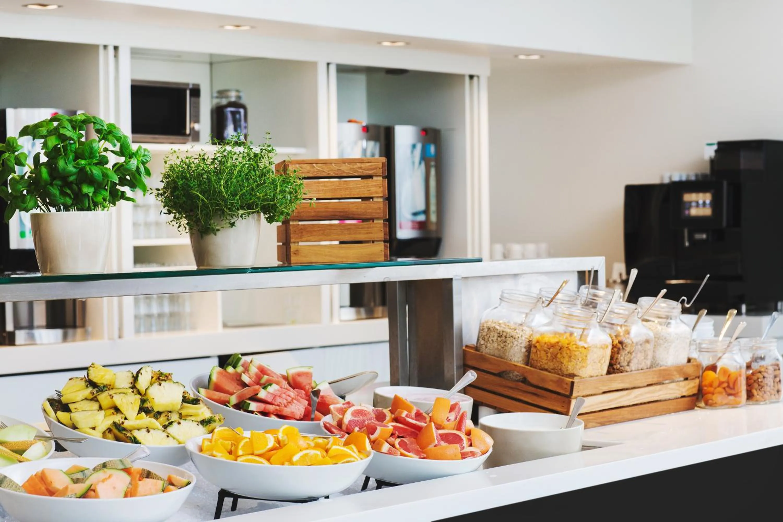 Coffee/tea facilities in Quality Hotel Entry