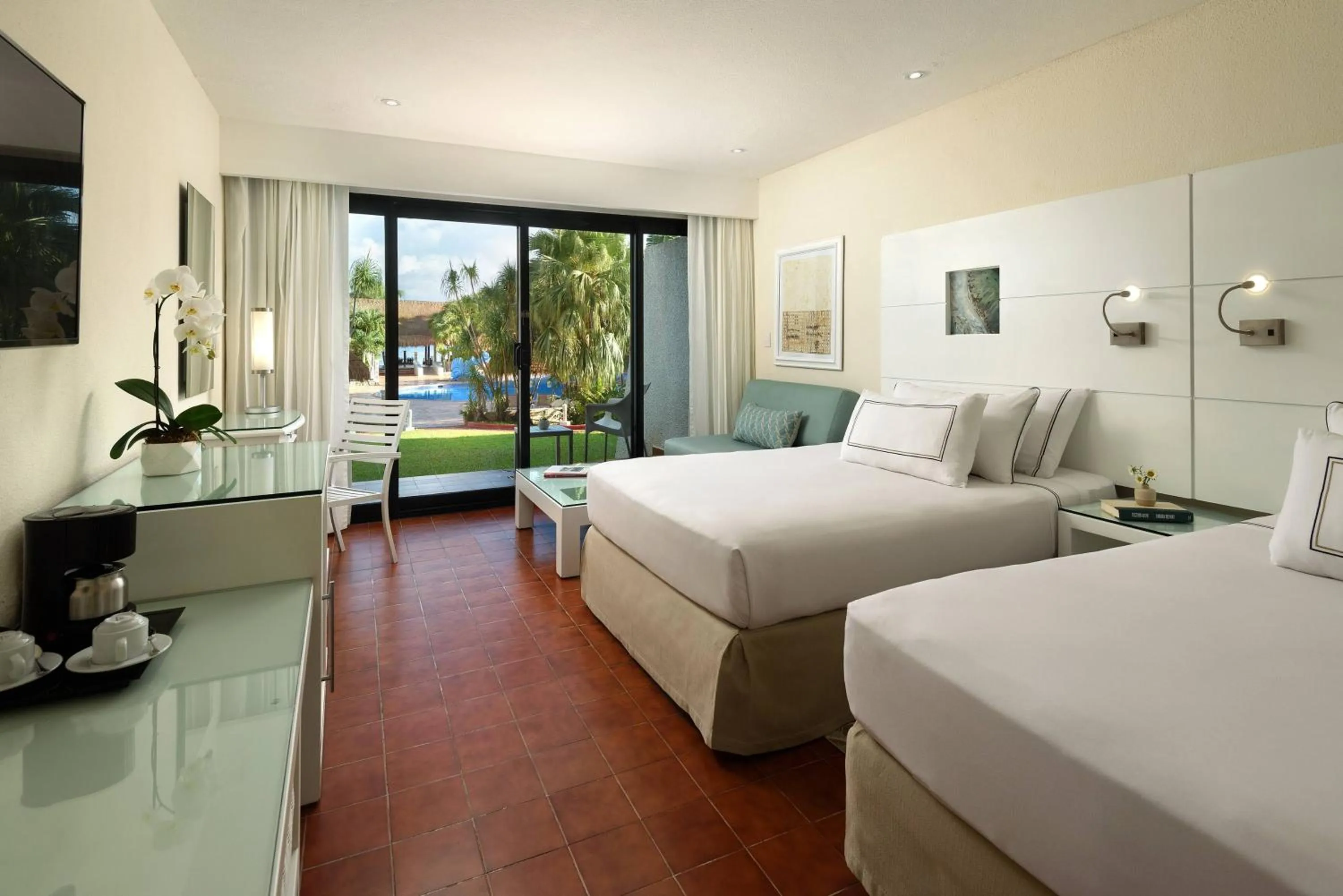 Property building, Bed in Meliá Cozumel - All Inclusive