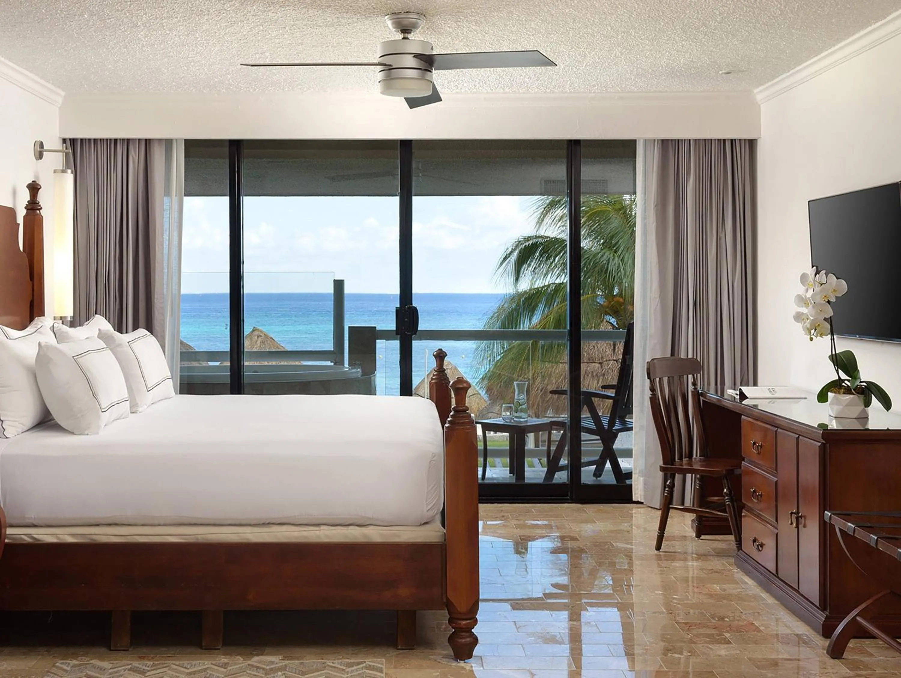 Bed in Meliá Cozumel - All Inclusive