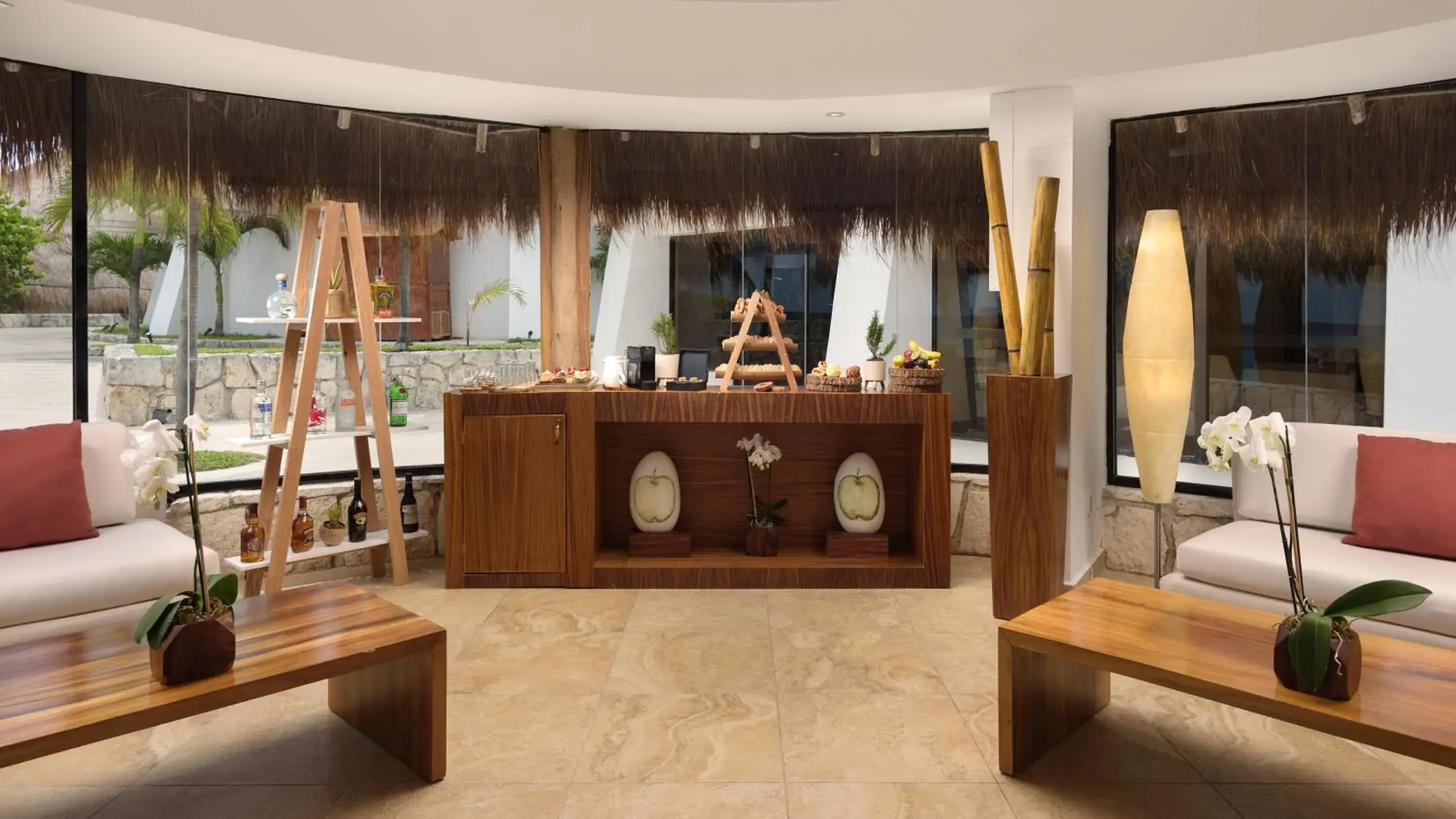 Lounge or bar in Melia Cozumel All Inclusive Lounge or bar in Melia Cozumel All Inclusive