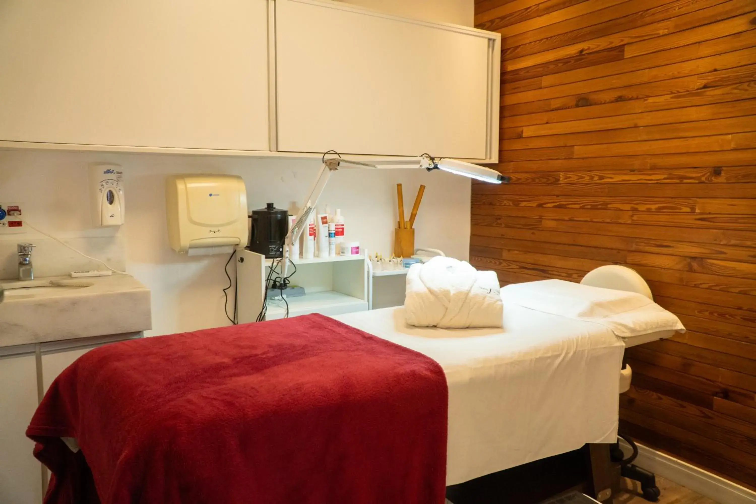 Massage, Bed in Ferraretto Guarujá Hotel & Spa Massage, Bed in Ferraretto Guarujá Hotel & Spa