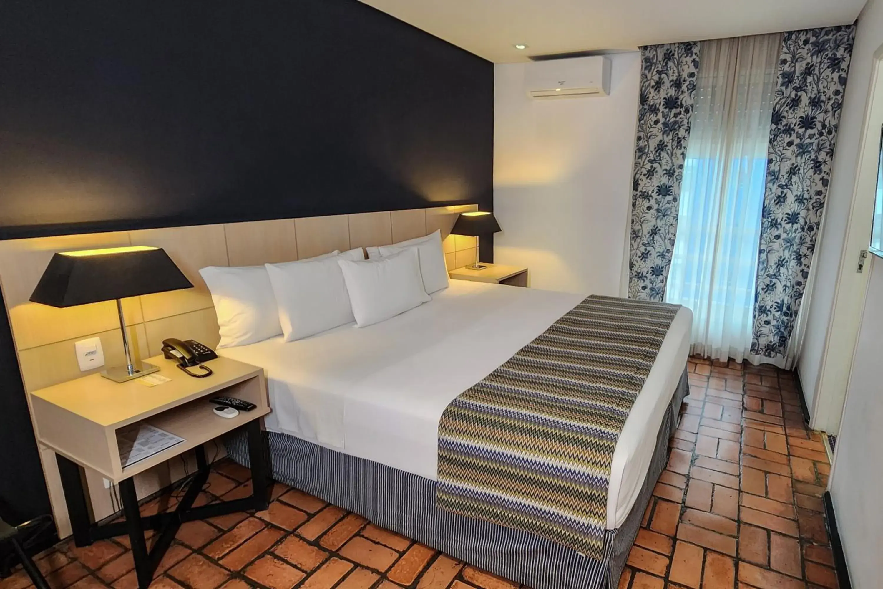 Photo of the whole room, Bed in Ferraretto Guarujá Hotel & Spa Photo of the whole room, Bed in Ferraretto Guarujá Hotel & Spa