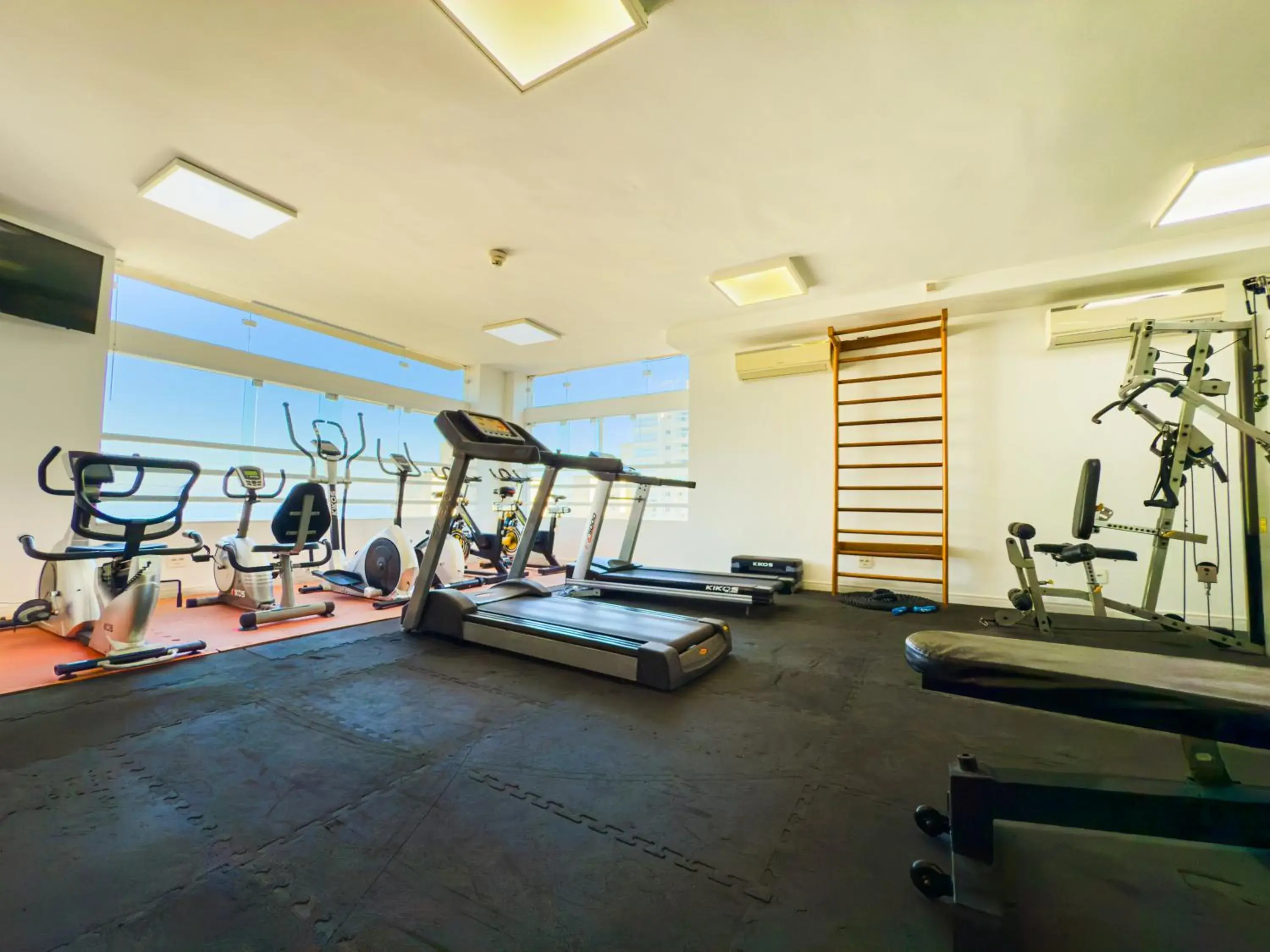 Fitness centre/facilities in Ferraretto Guarujá Hotel & Spa Fitness centre/facilities in Ferraretto Guarujá Hotel & Spa