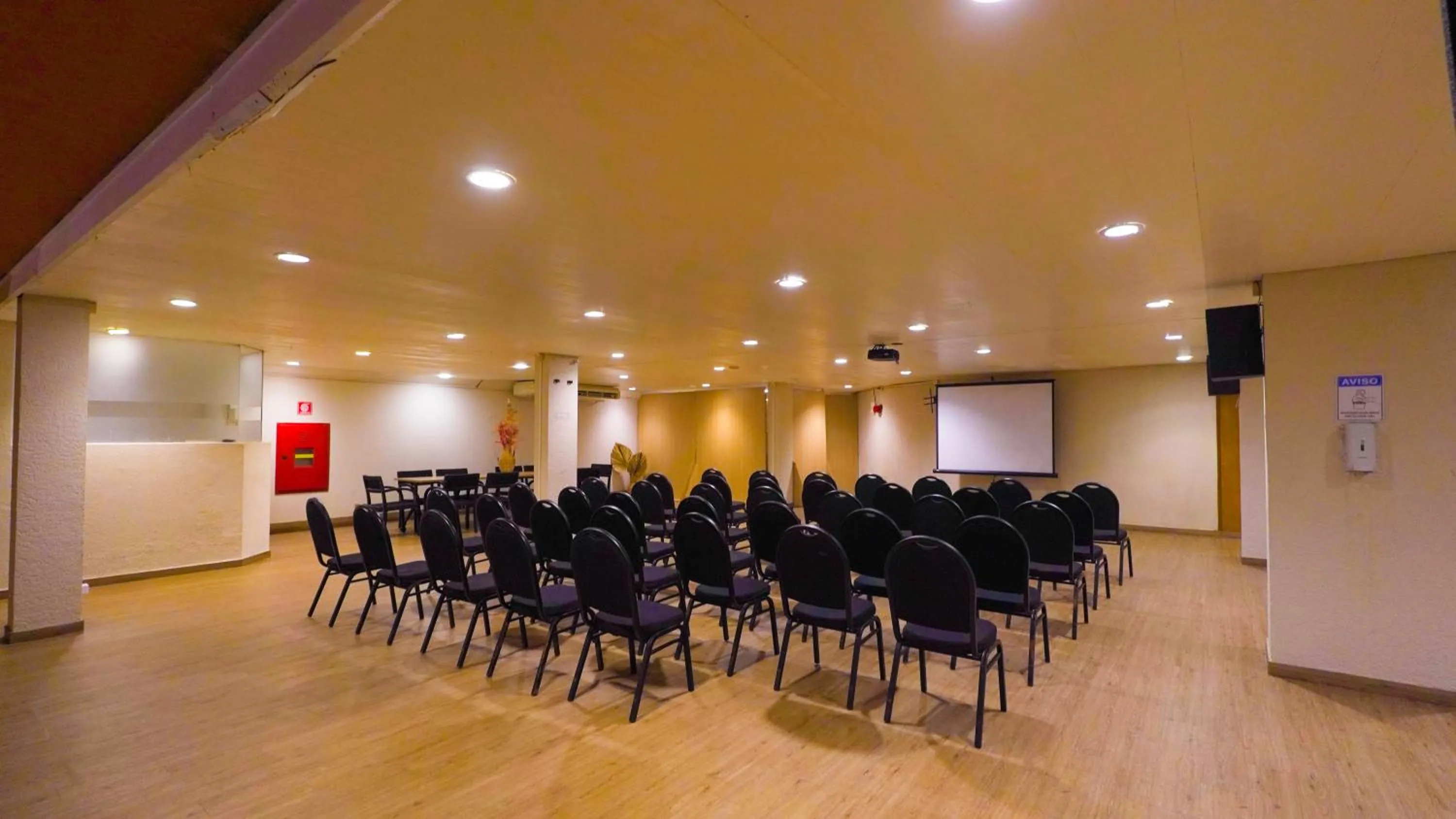 Meeting/conference room in Ferraretto Guarujá Hotel & Spa