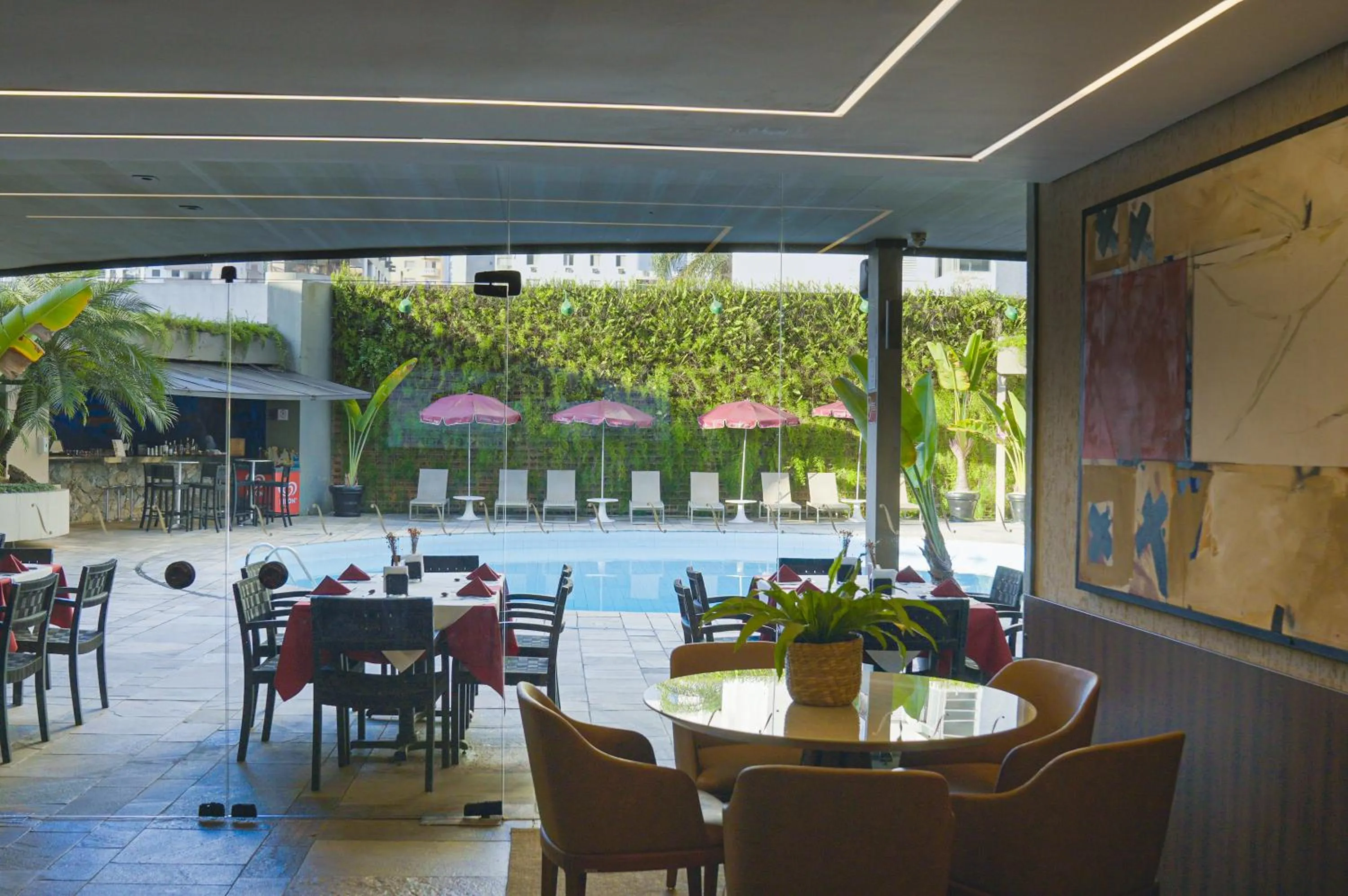 Restaurant/places to eat in Ferraretto Guarujá Hotel & Spa