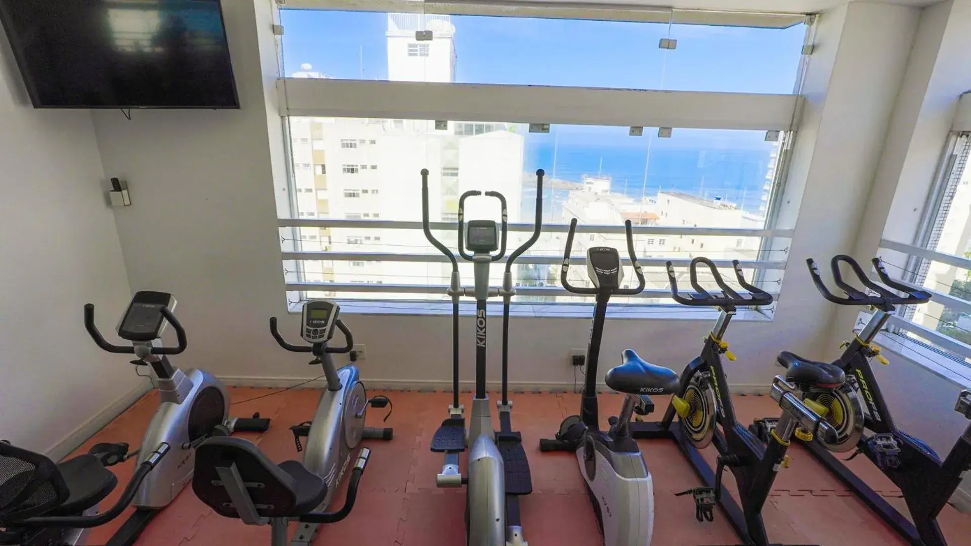 Fitness centre/facilities in Ferraretto Guarujá Hotel & Spa Fitness centre/facilities in Ferraretto Guarujá Hotel & Spa