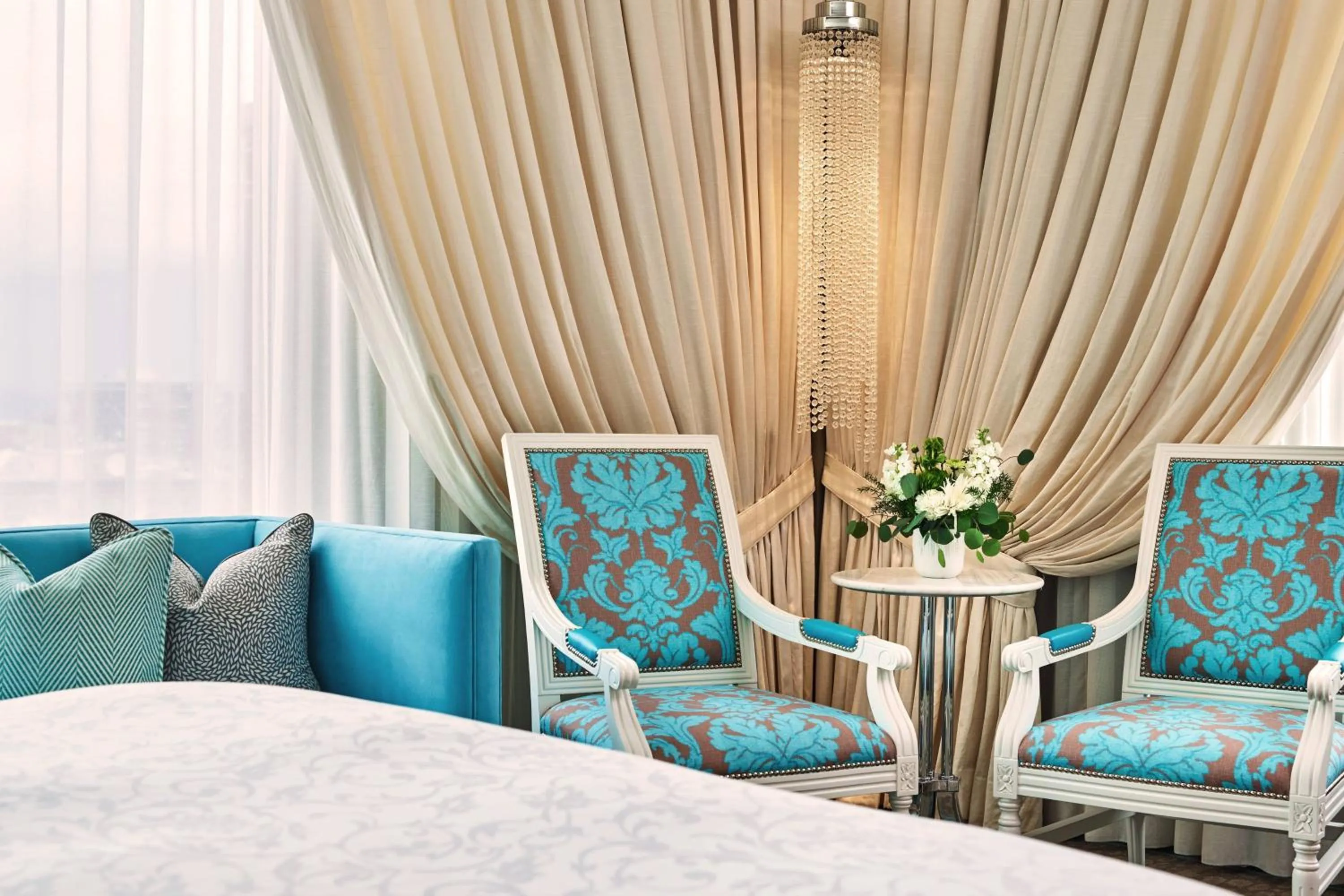 Photo of the whole room, Bed in The Nines, a Luxury Collection Hotel, Portland