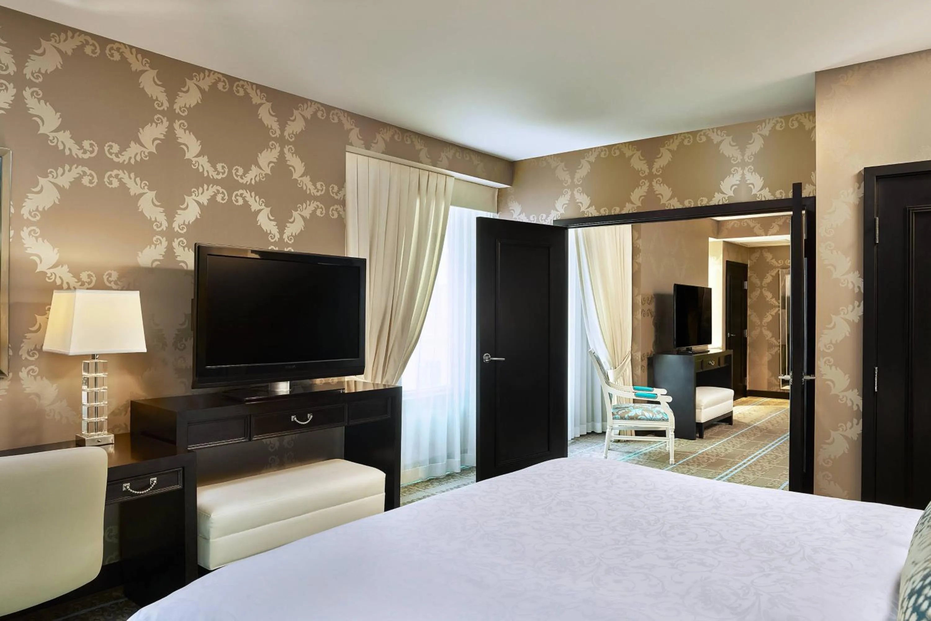 Bedroom, Bed in The Nines, a Luxury Collection Hotel, Portland