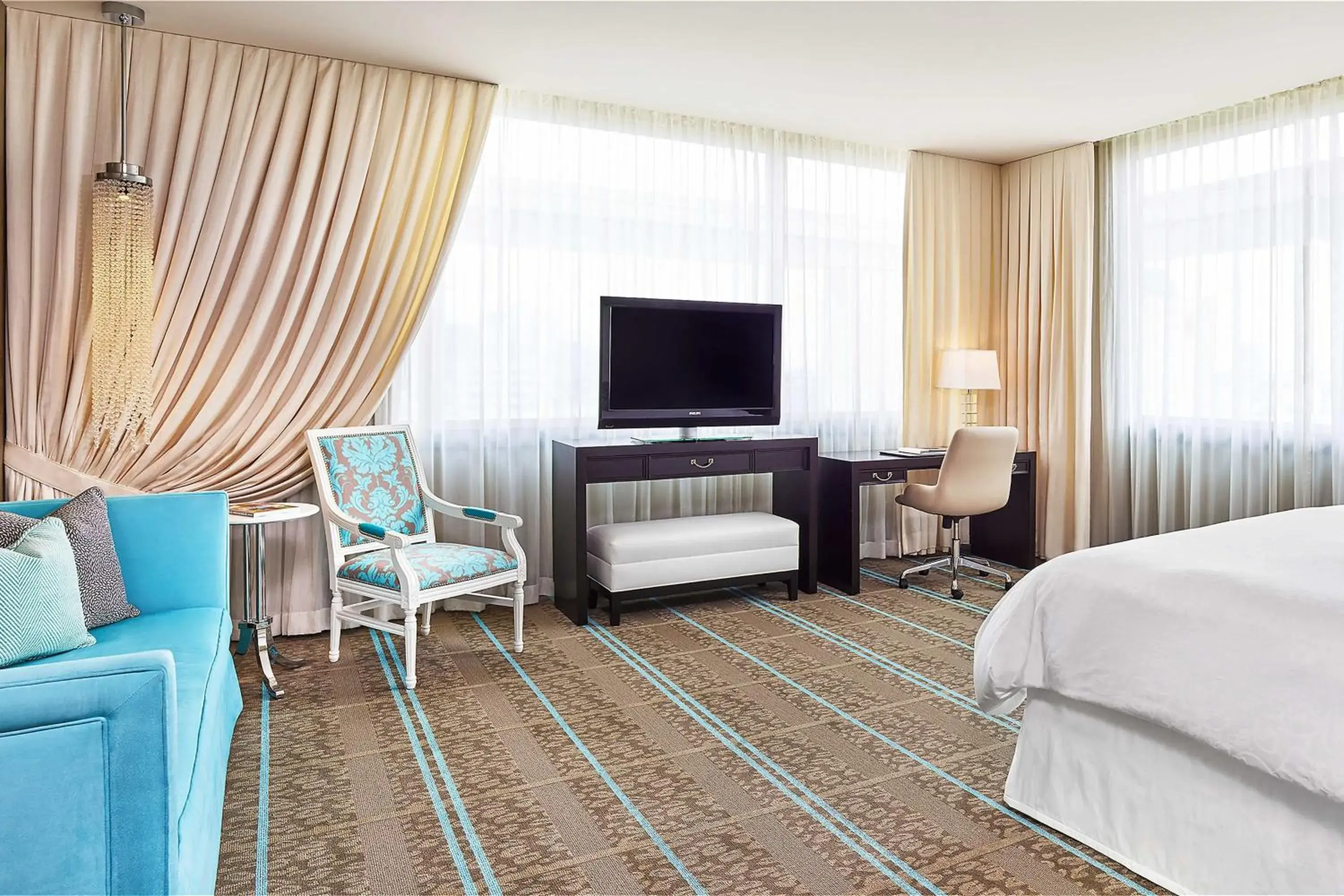 Deluxe King Room with Adapted Tub - Mobility and Hearing Accessible in The Nines, a Luxury Collection Hotel, Portland Deluxe King Room with Adapted Tub - Mobility and Hearing Accessible in The Nines, a Luxury Collection Hotel, Portland