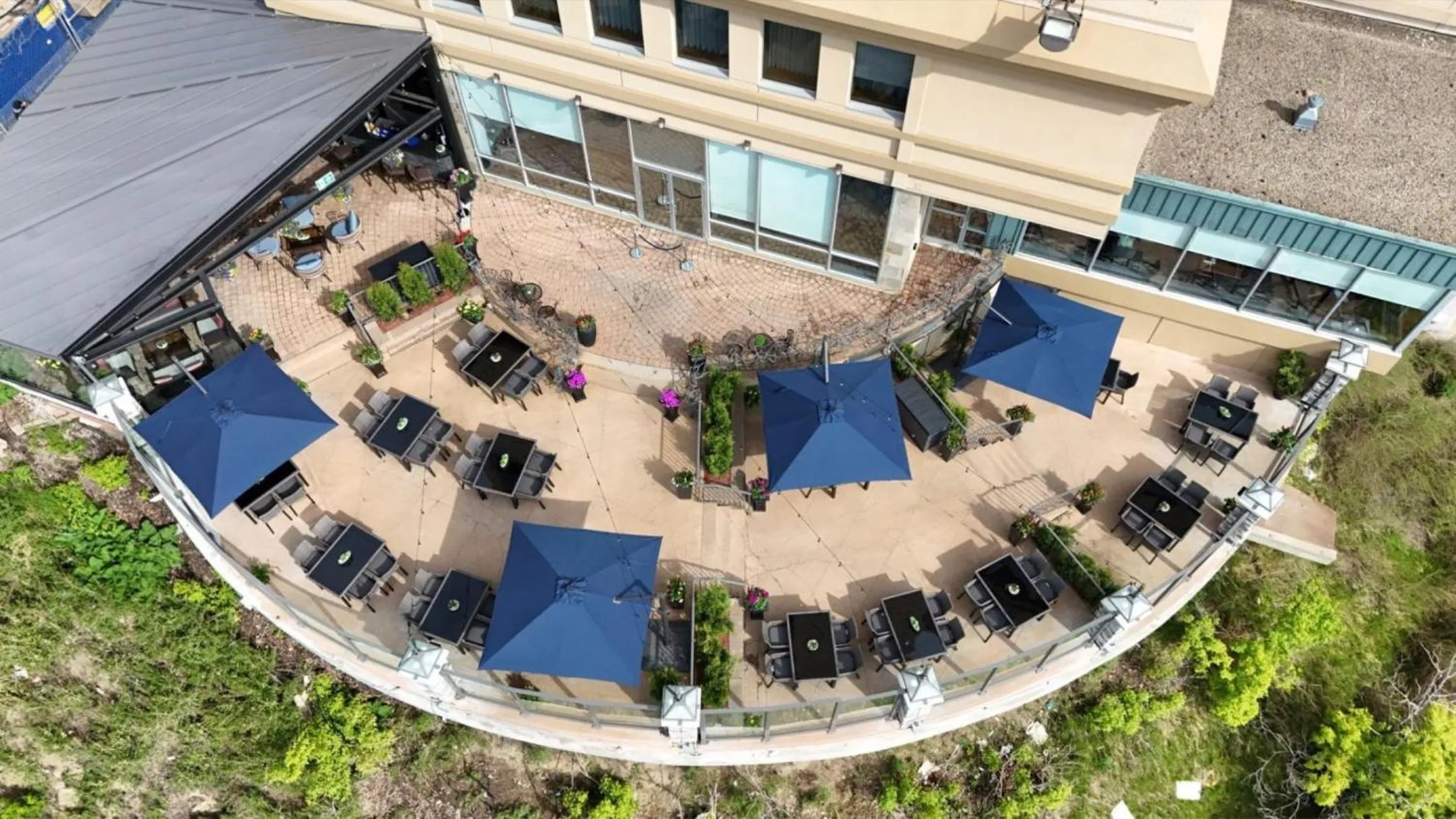 Restaurant/places to eat in Courtyard by Marriott Edmonton Downtown