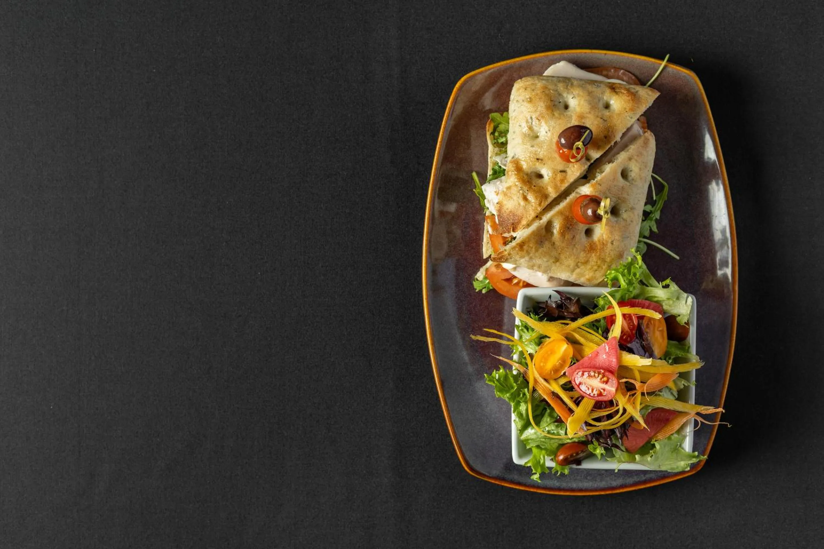 Restaurant/places to eat in Courtyard by Marriott Edmonton Downtown