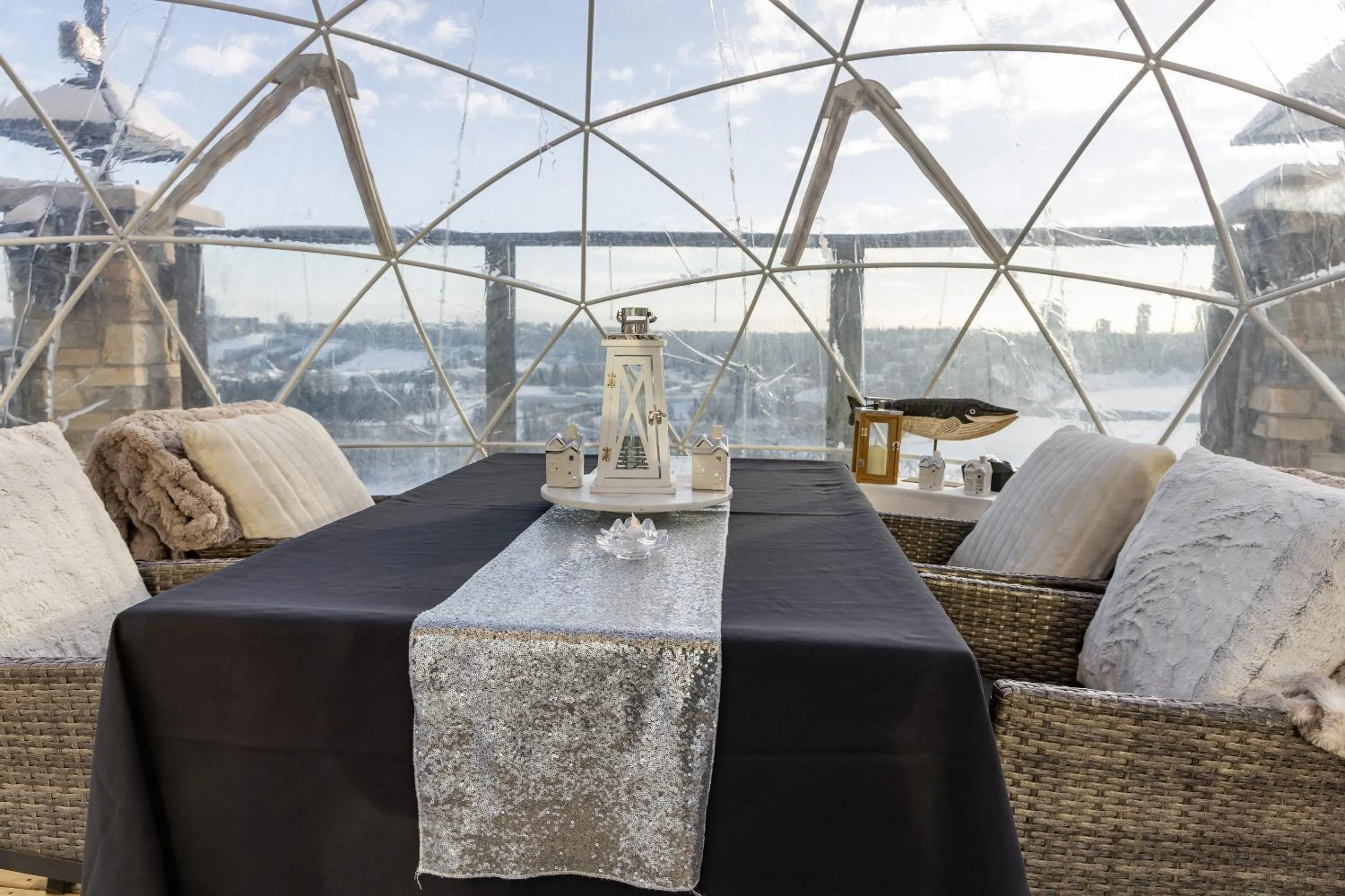 Restaurant/places to eat in Courtyard by Marriott Edmonton Downtown