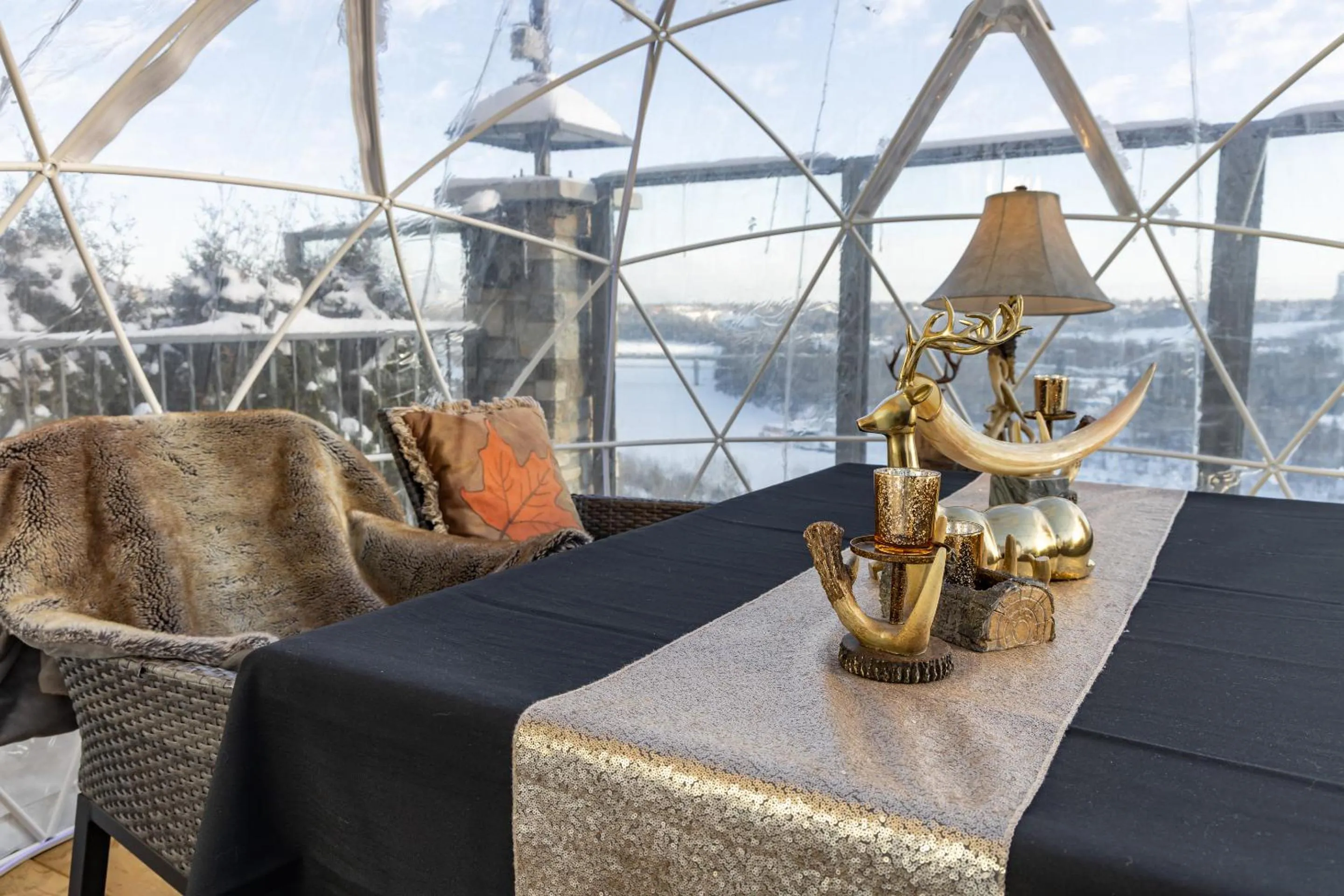 Restaurant/places to eat in Courtyard by Marriott Edmonton Downtown