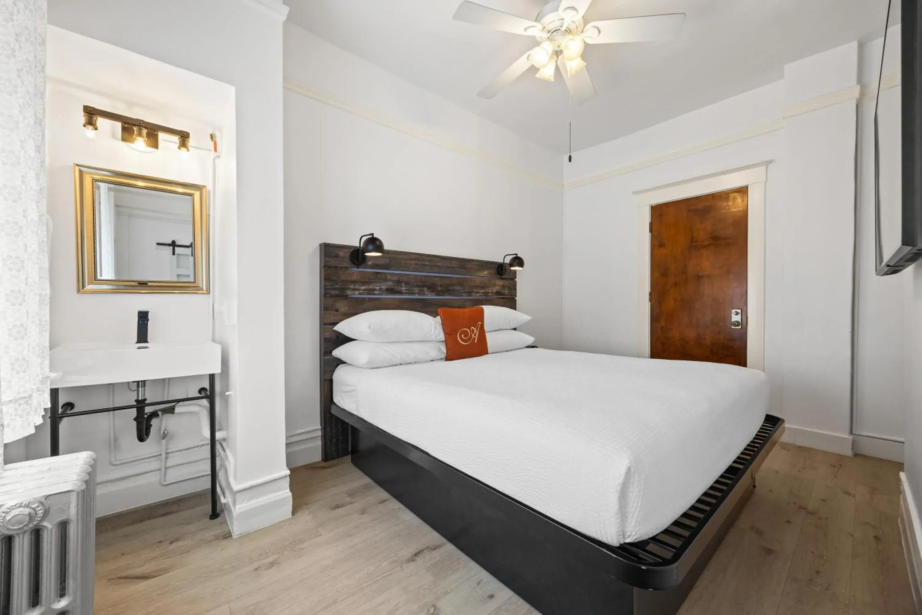 Bed in The Andrews Hotel Bed in The Andrews Hotel