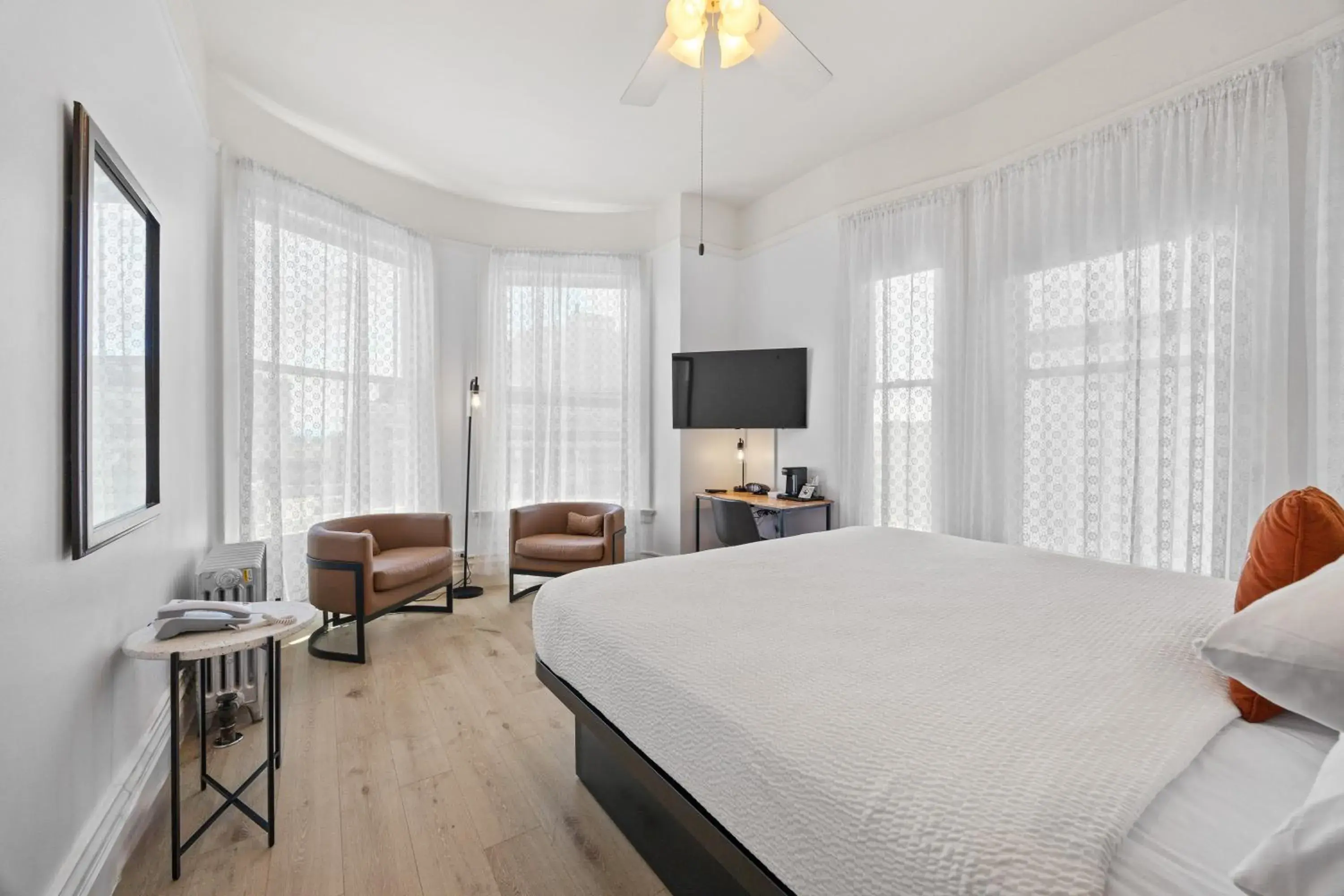 Photo of the whole room, Bed in The Andrews Hotel Photo of the whole room, Bed in The Andrews Hotel