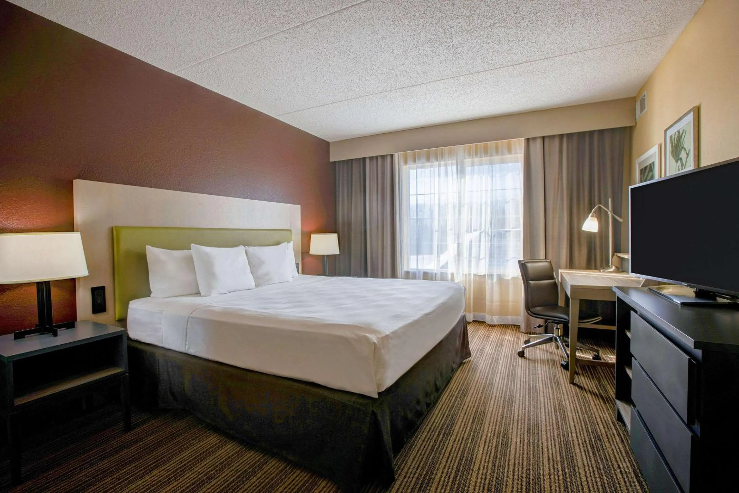 Bedroom, Bed in Comfort Inn & Suites St Paul Northeast