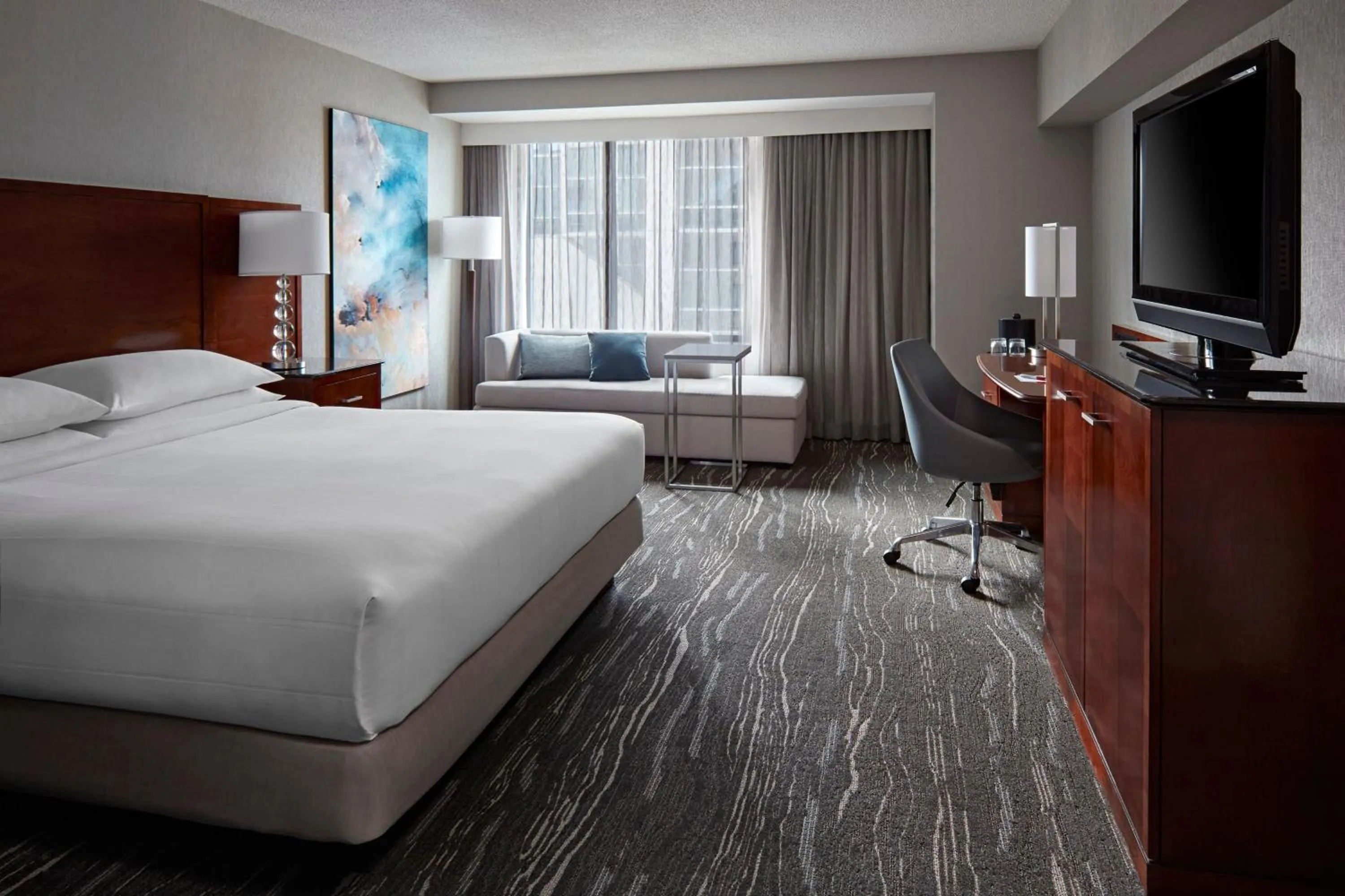 Photo of the whole room, Bed in Halifax Marriott Harbourfront Hotel