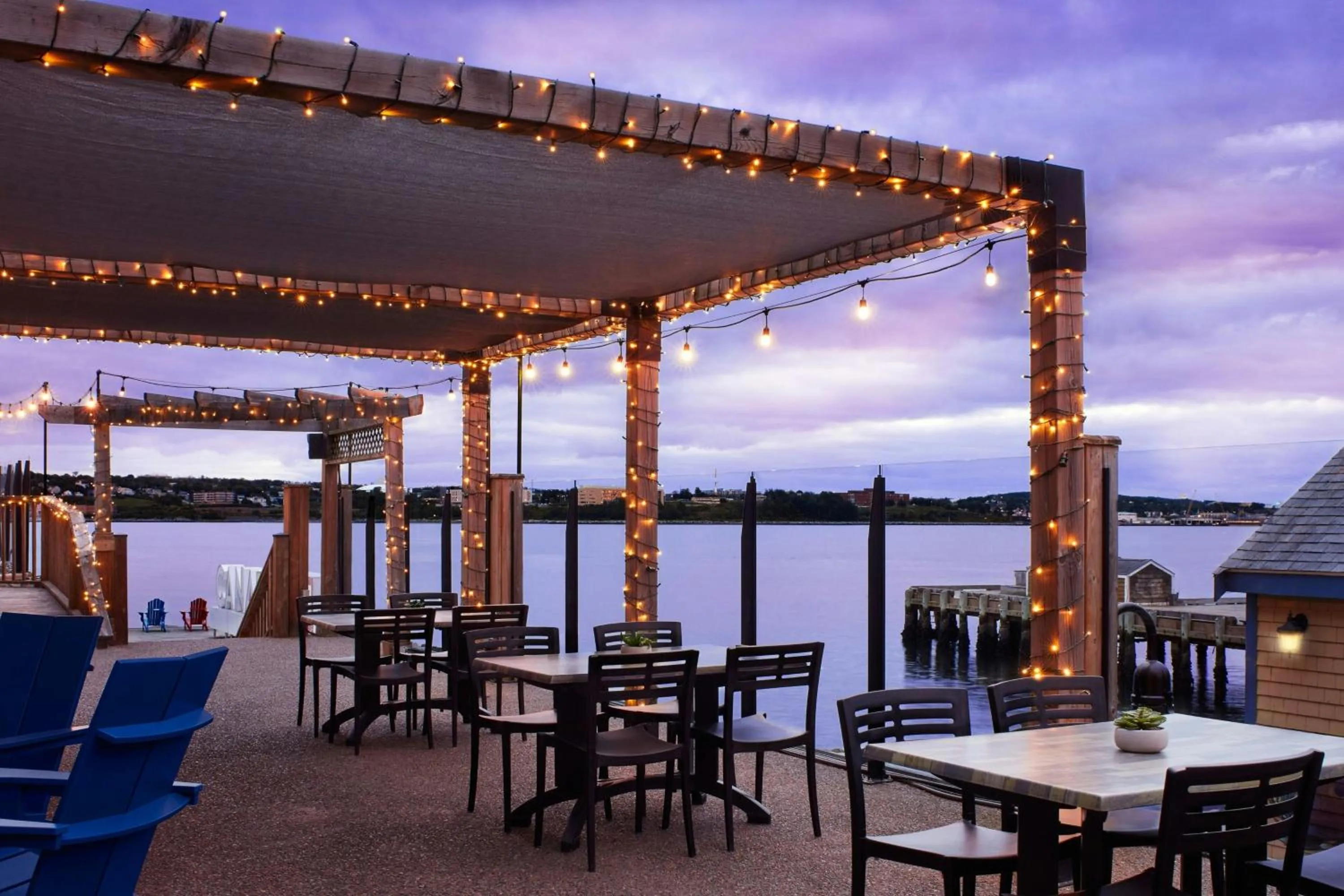 Restaurant/places to eat in Halifax Marriott Harbourfront Hotel