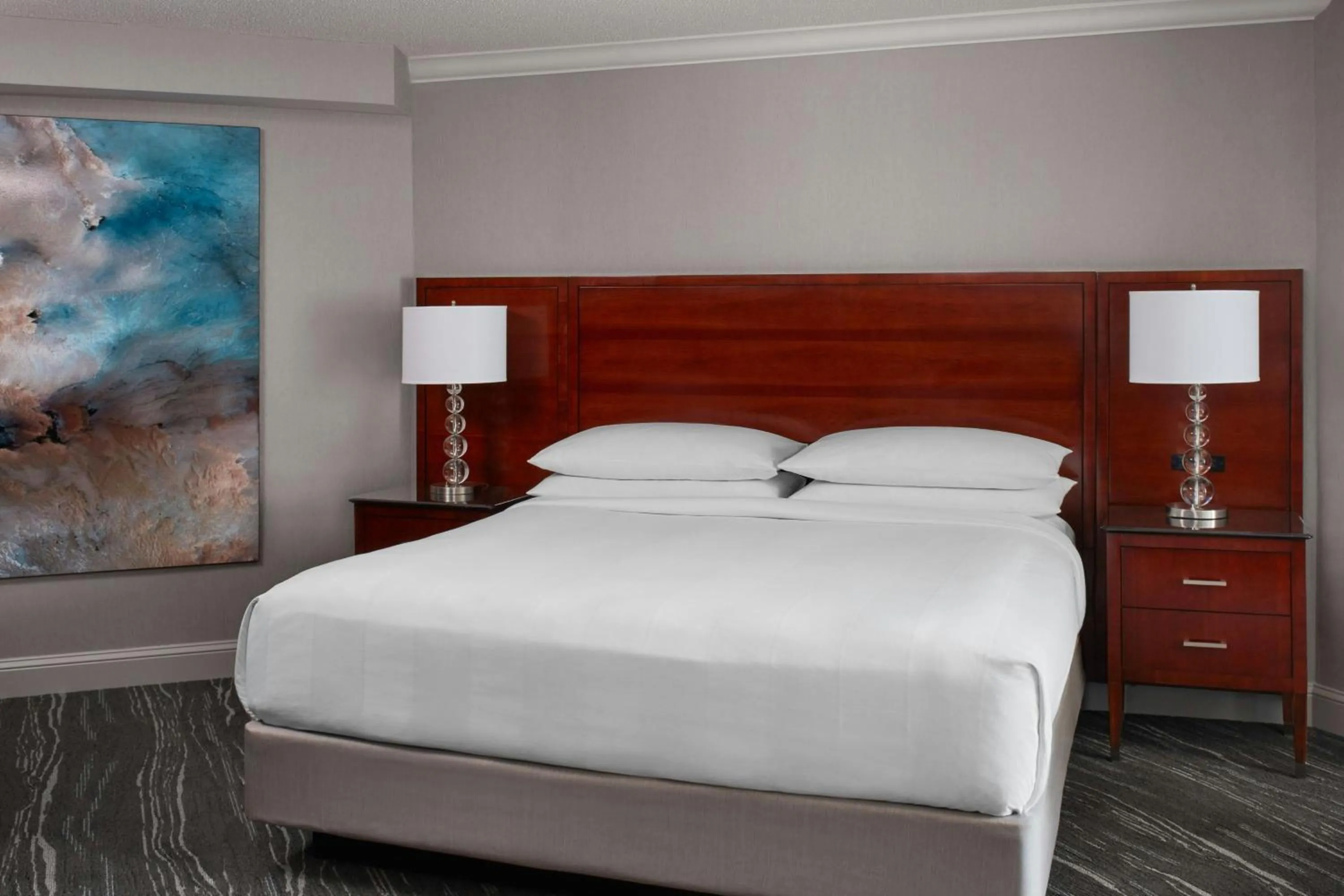 Photo of the whole room, Bed in Halifax Marriott Harbourfront Hotel