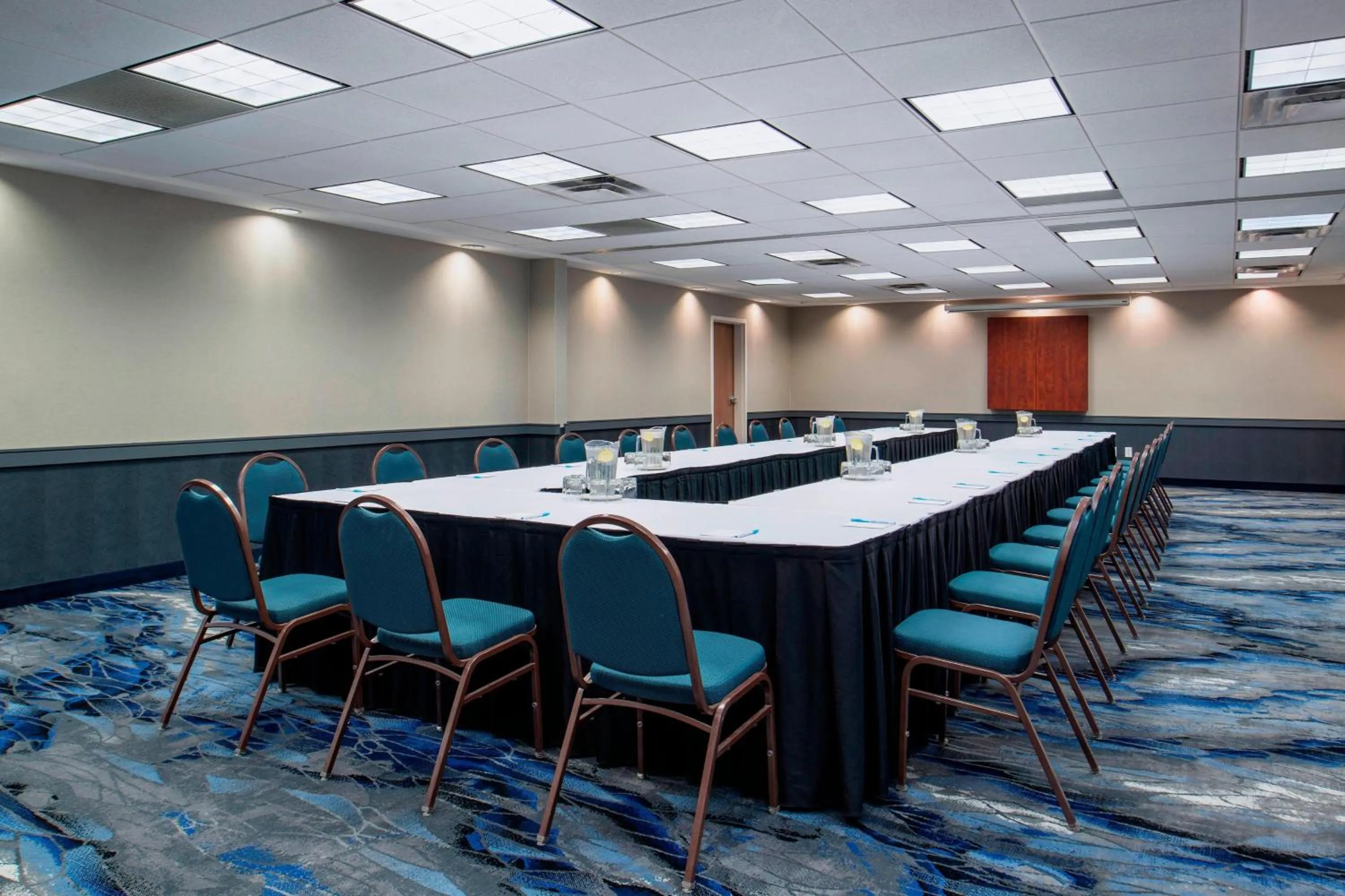 Meeting/conference room in Fairfield Inn & Suites by Marriott Kelowna