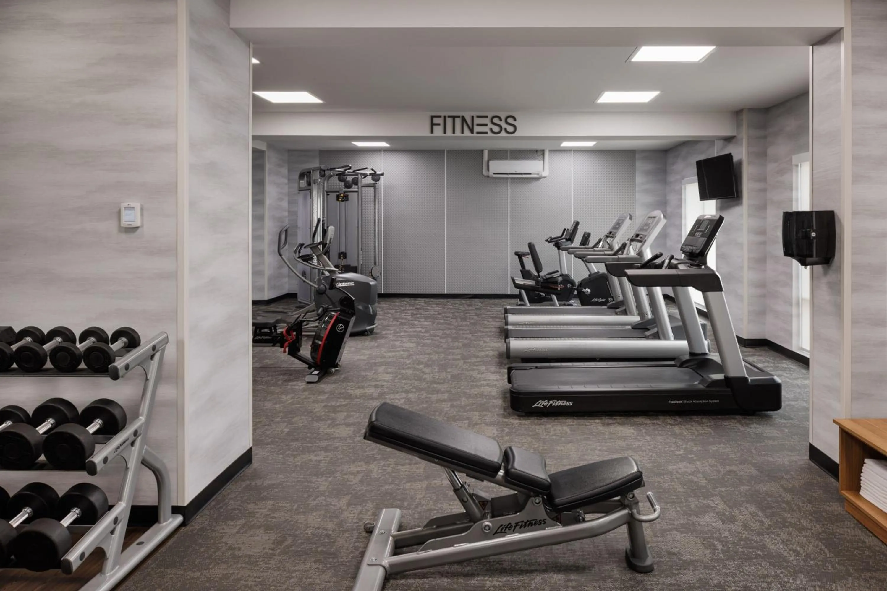 Fitness centre/facilities in Fairfield Inn & Suites by Marriott Kelowna