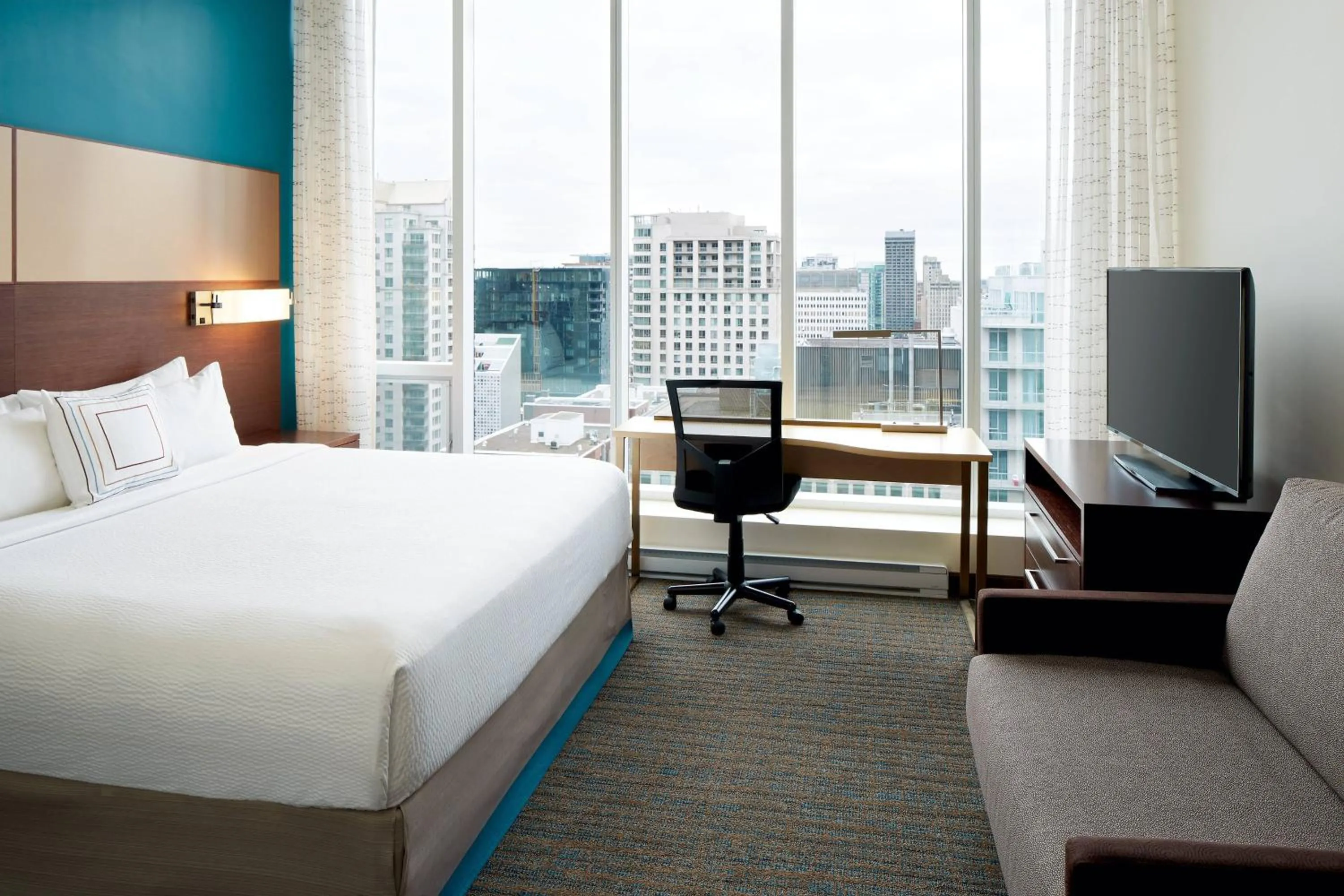 Photo of the whole room, Bed in Residence Inn by Marriott Montréal Downtown