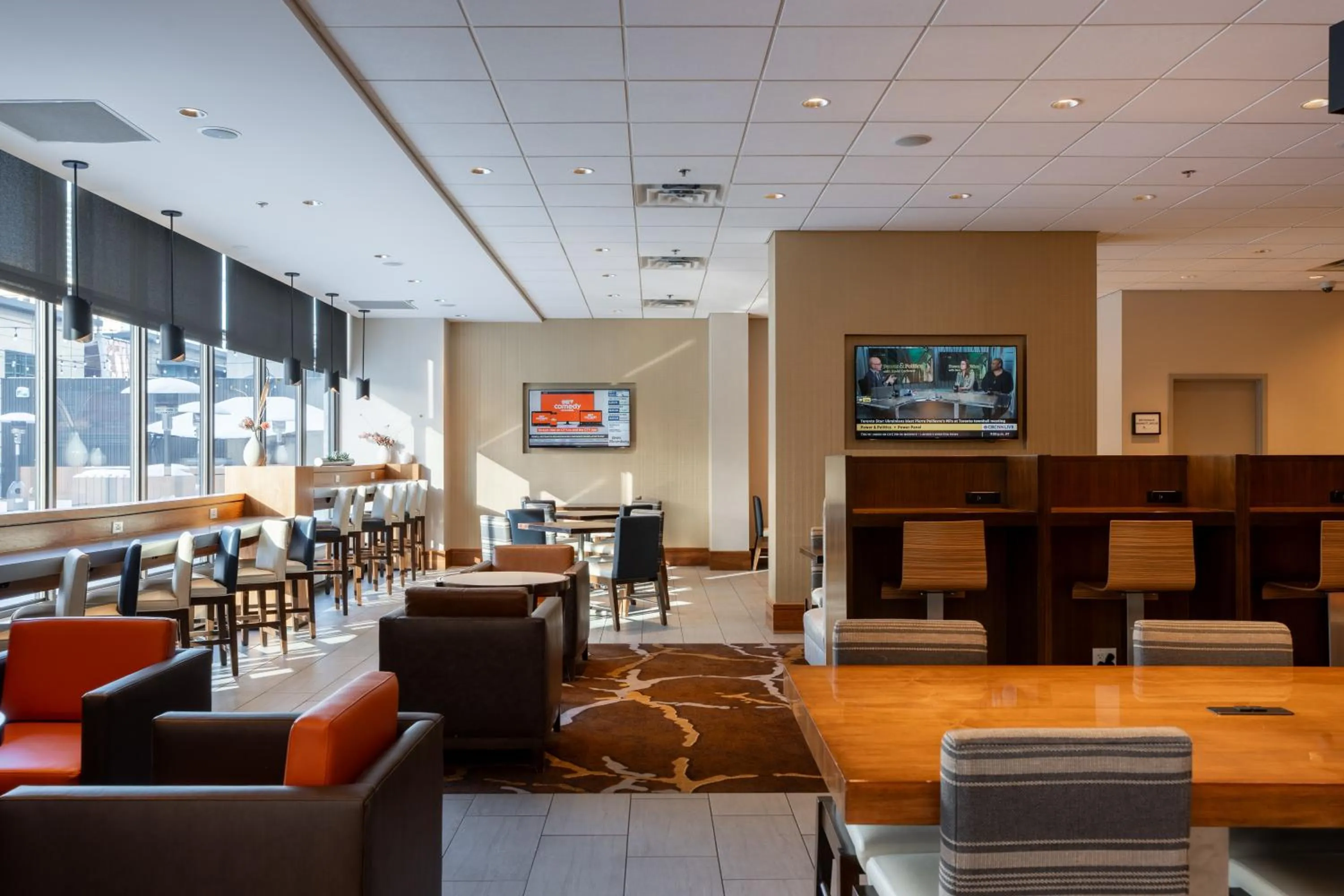 Lounge or bar in Calgary Marriott Downtown Hotel