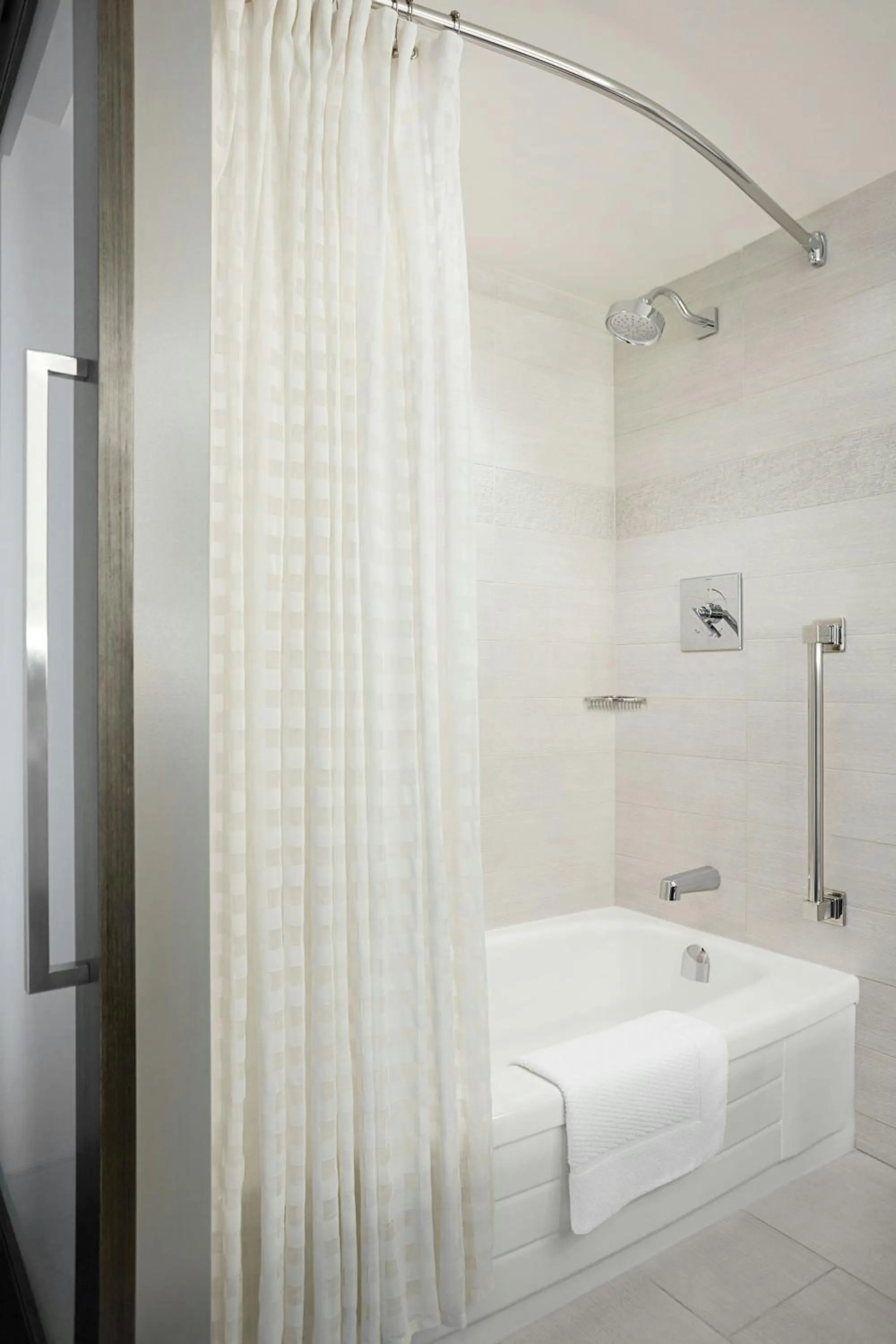 Bathroom in Calgary Marriott Downtown Hotel