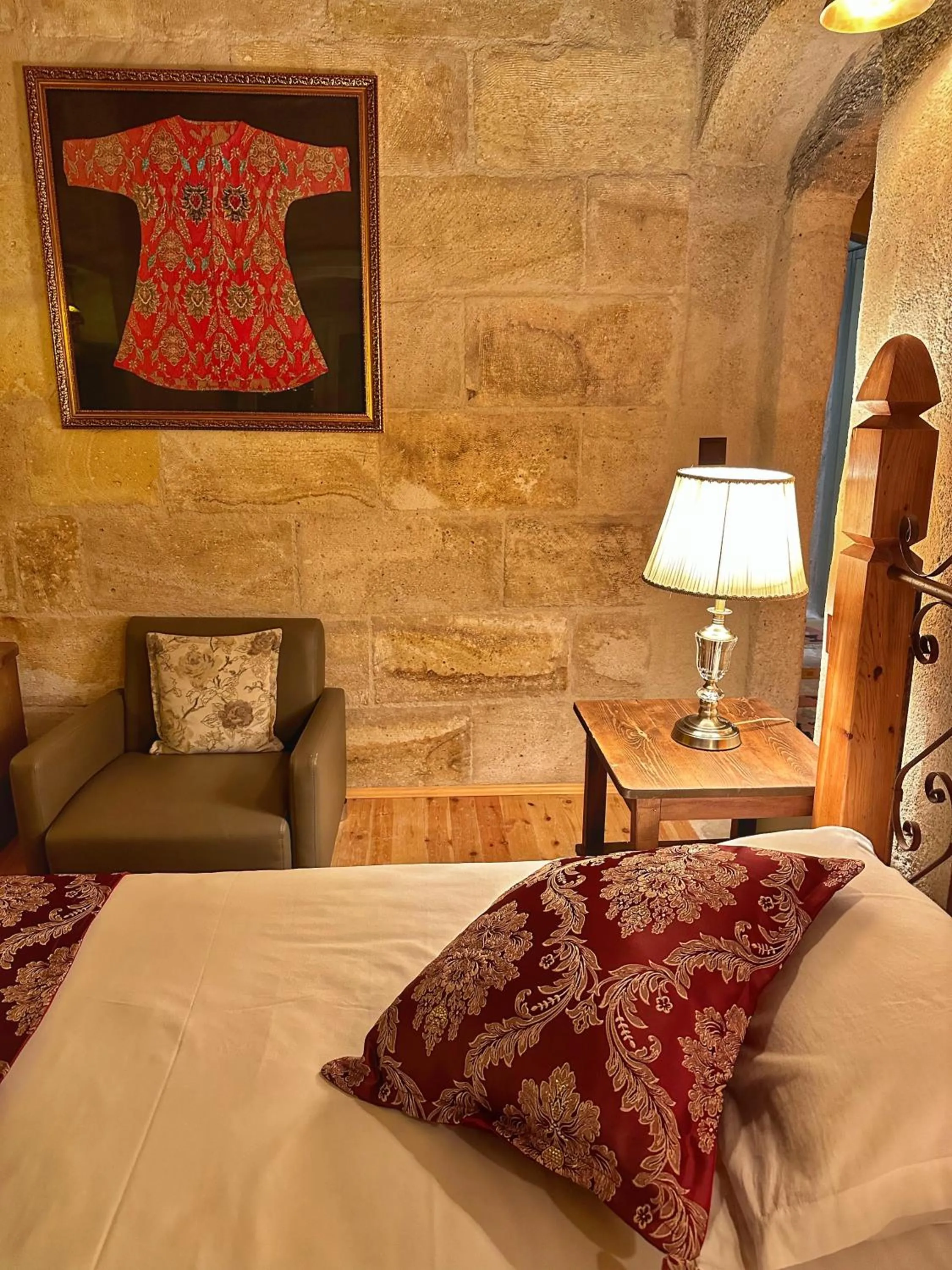Bedroom, Bed in Takaev Cave House