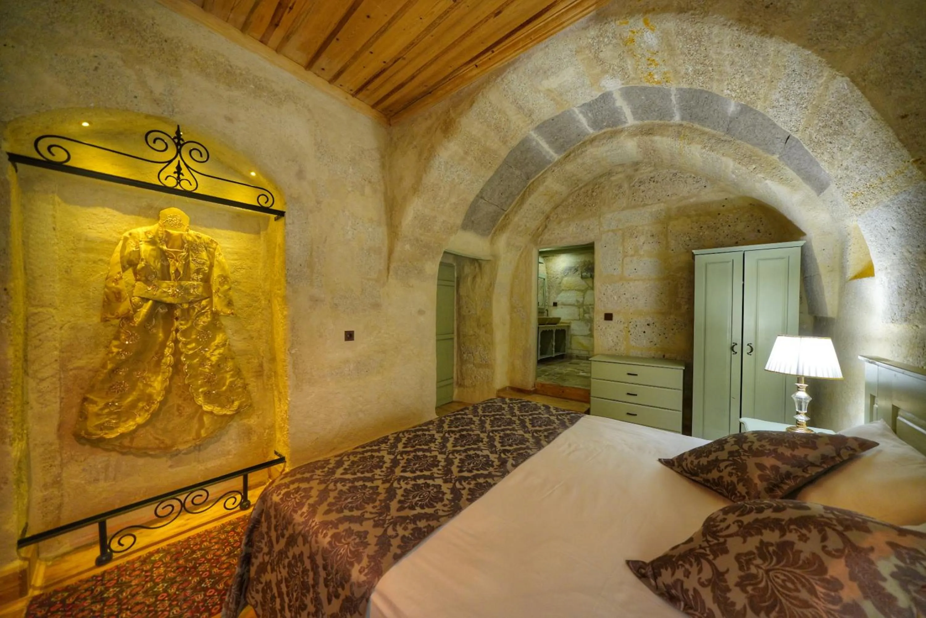 Decorative detail, Bed in Takaev Cave House