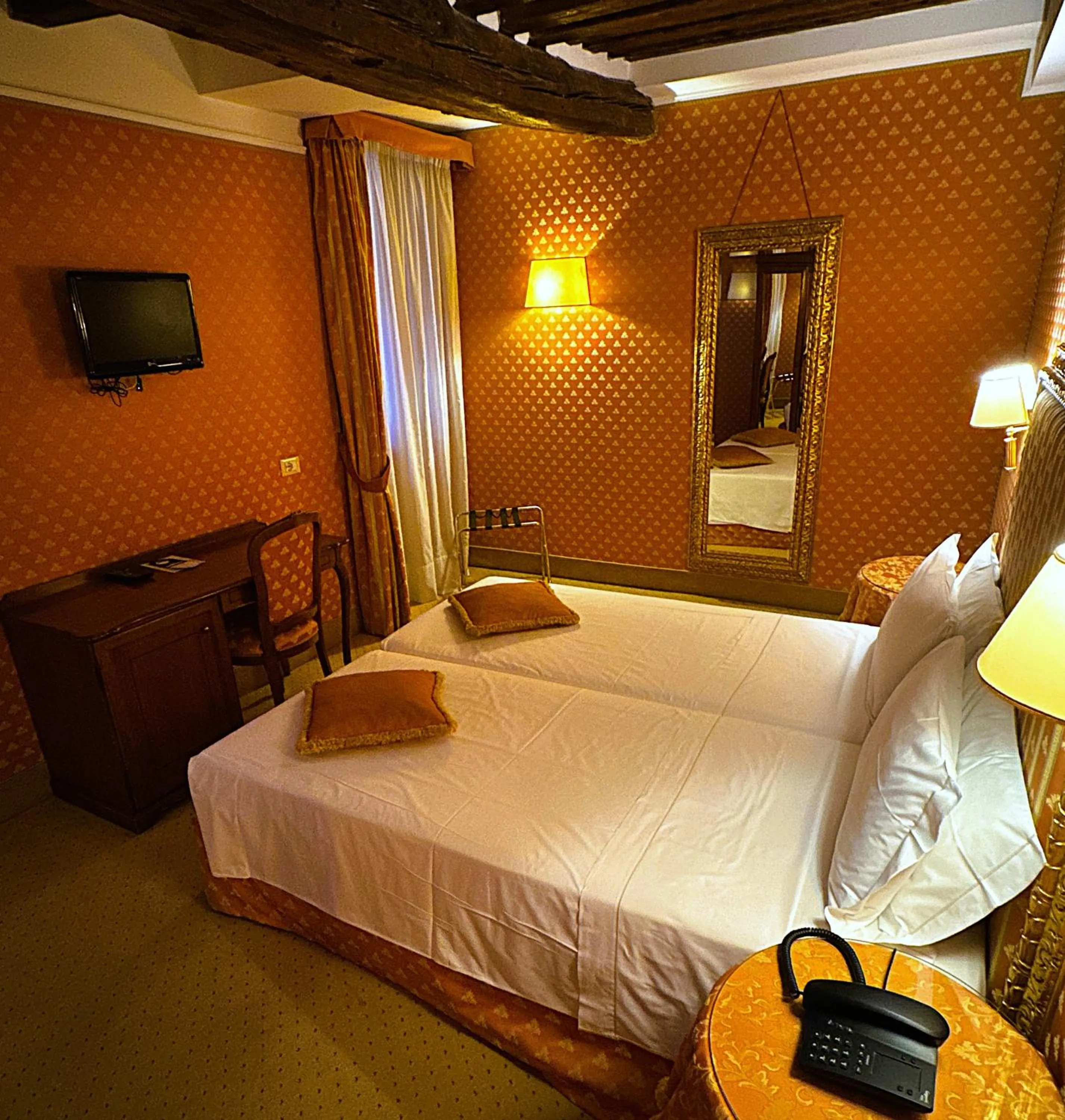 TV and multimedia, Bed in Hotel Corte Contarina