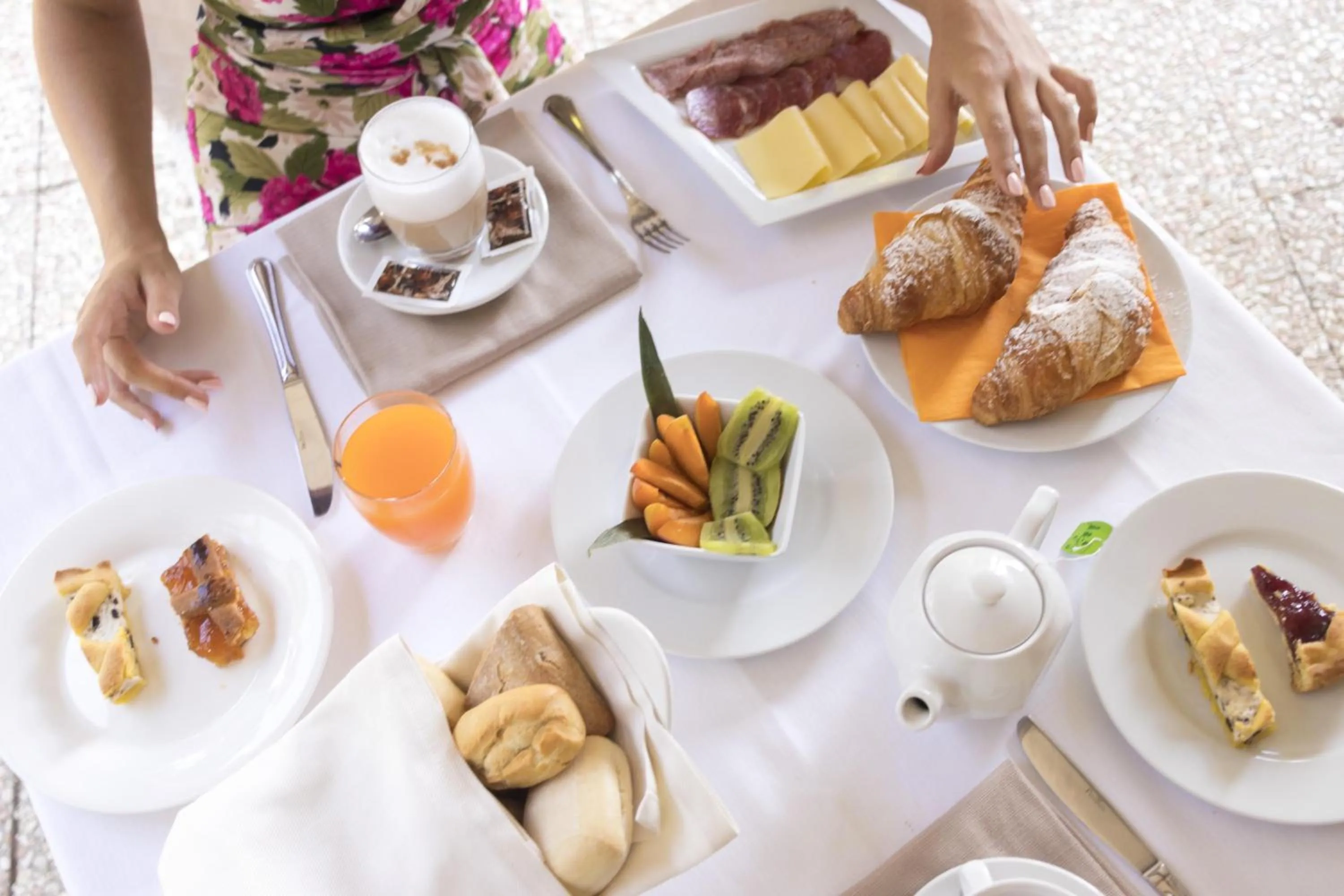 Continental breakfast in Hotel Villa Quiete