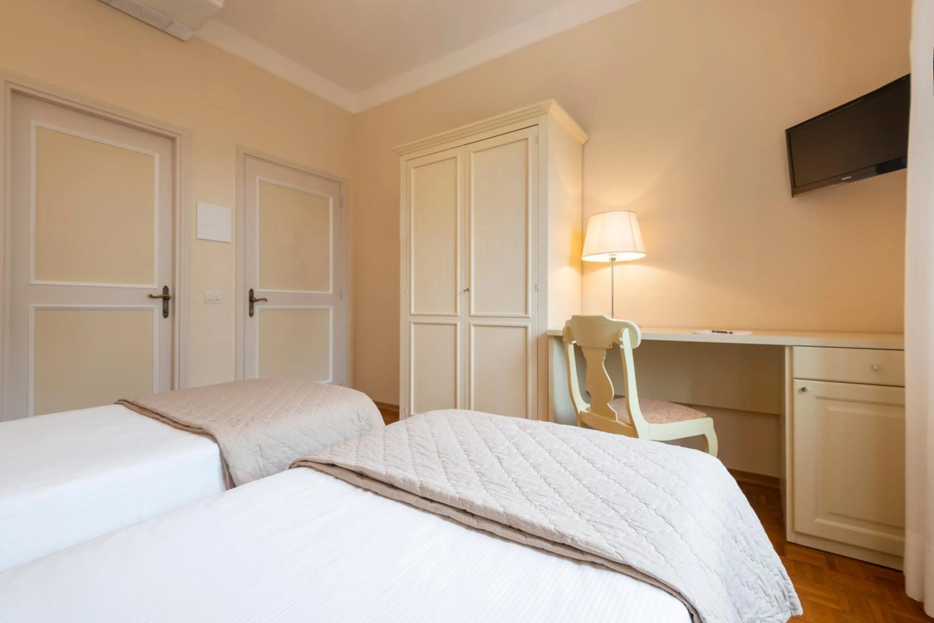 Bedroom, Bed in Hotel Villa Quiete