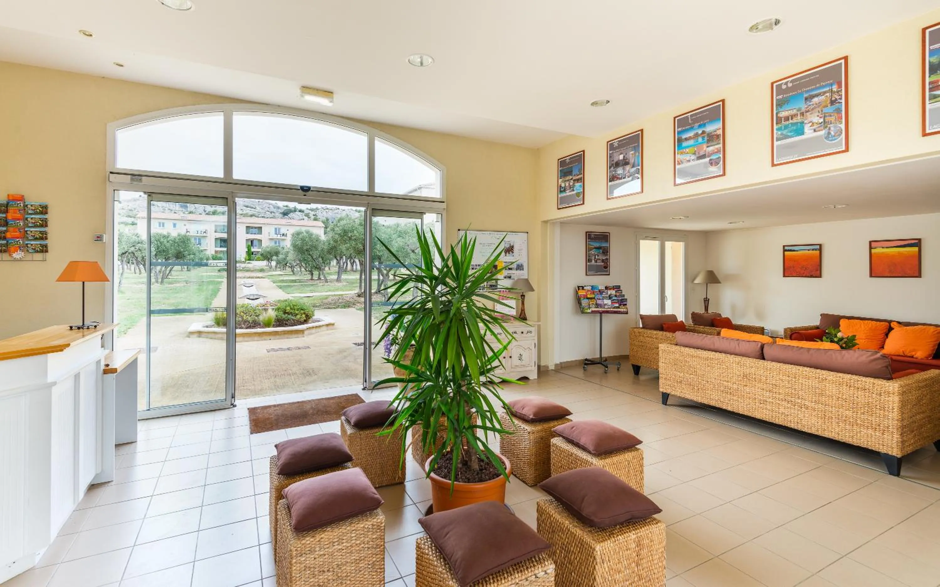 Lobby or reception in Lagrange Vacances Le Domaine de Bourgeac