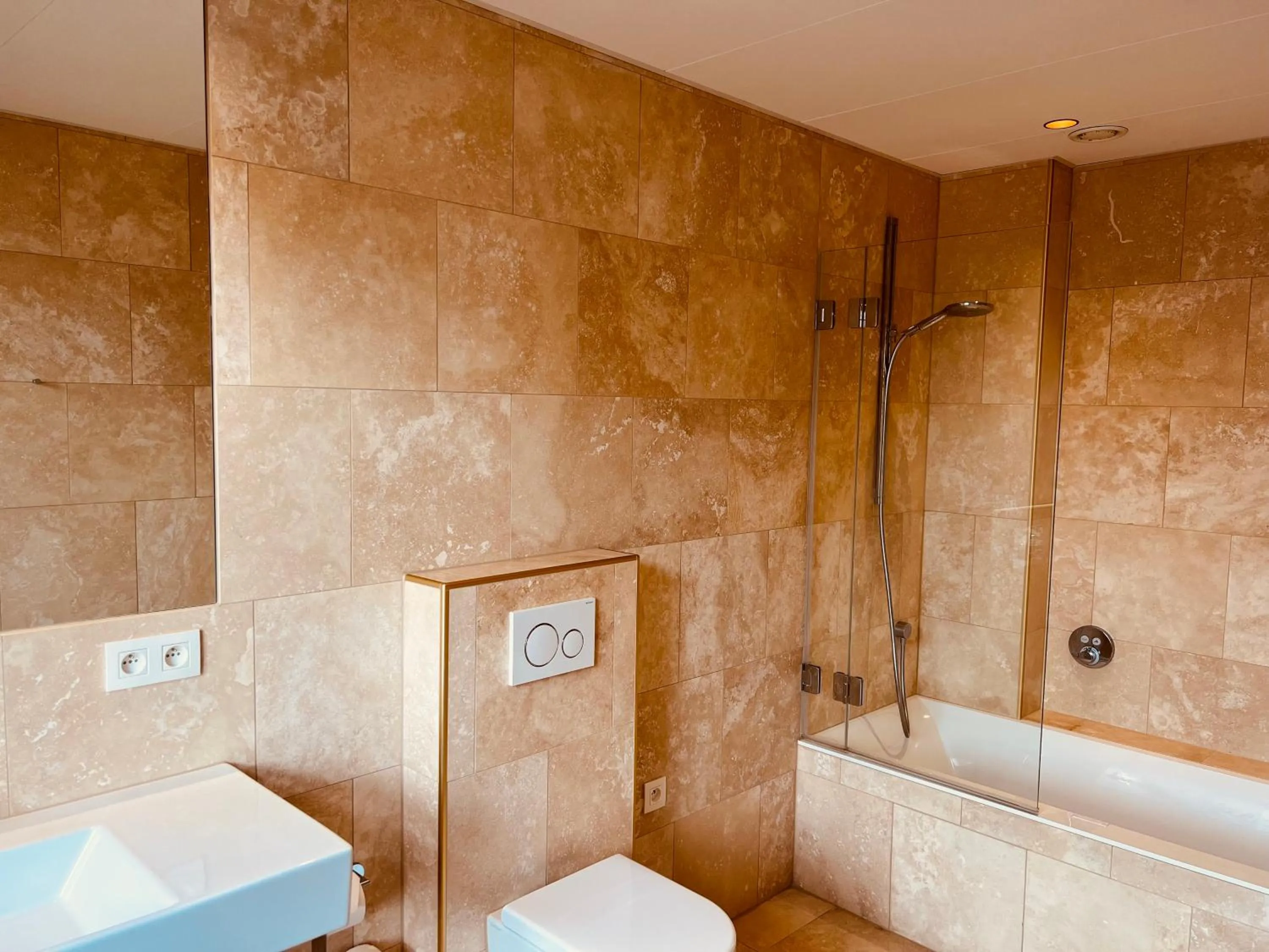 Shower in Gatsby Hotel - Adults Only - Small Luxury Hotel - by F-Hotels