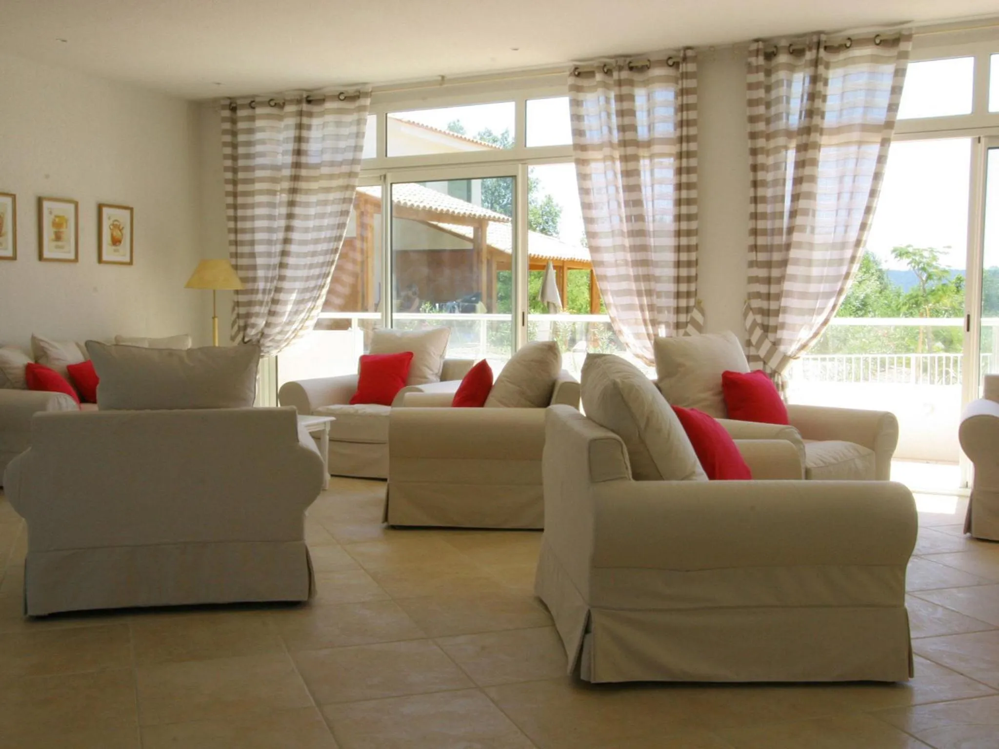 Lobby or reception in Lagrange Vacances Les Bastides des Chaumettes