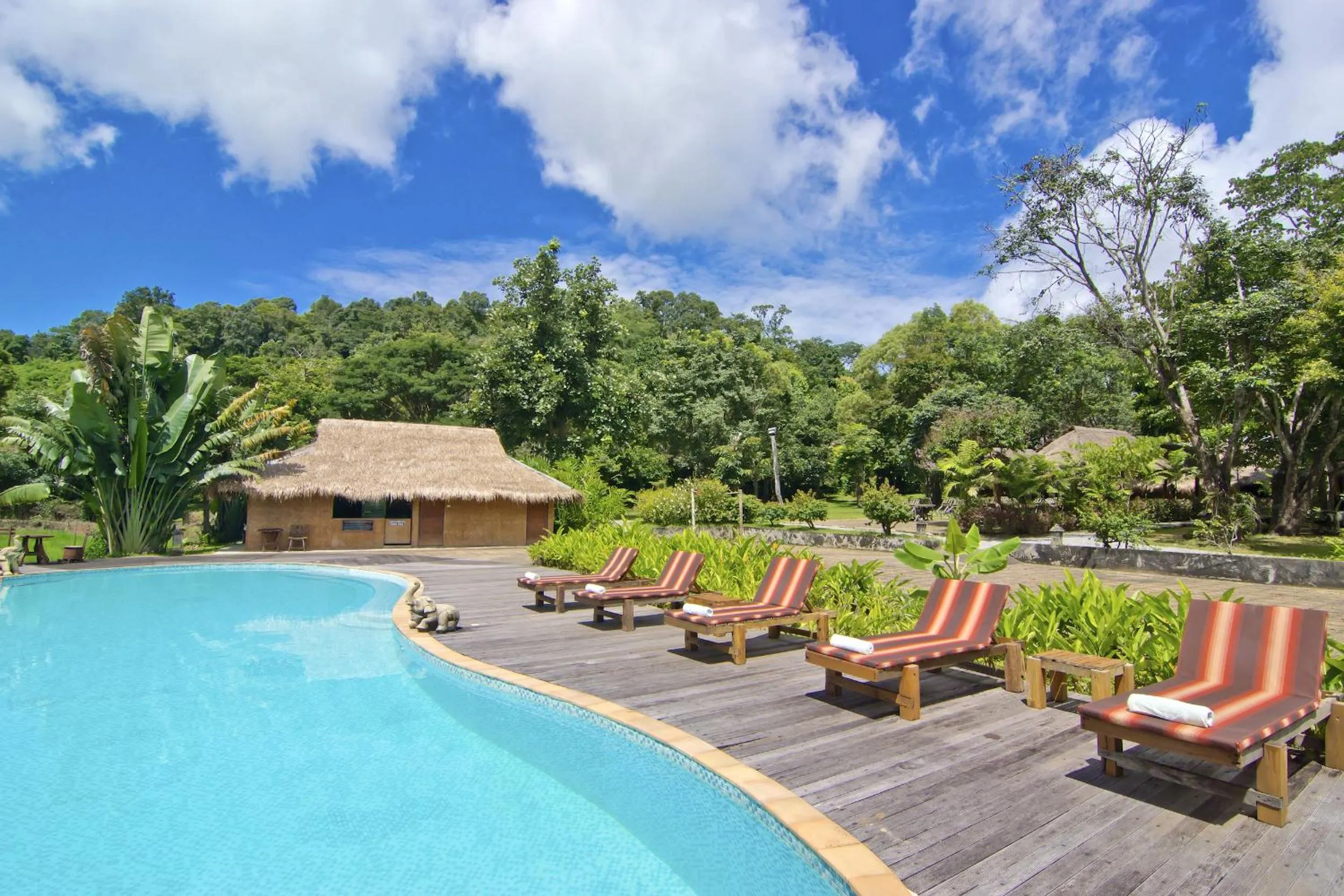 Swimming pool in Hmong Hilltribe Lodge