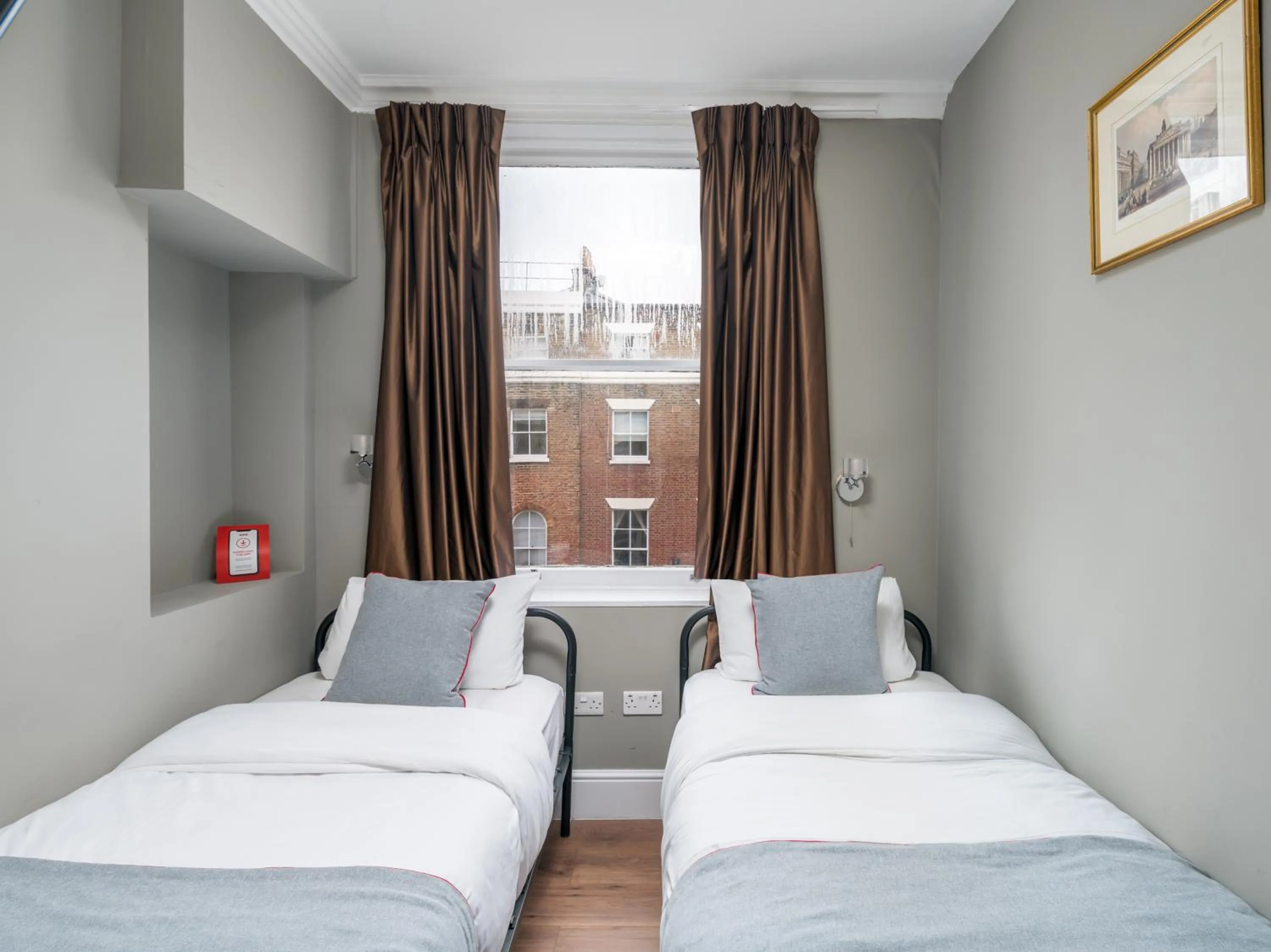 Bedroom in Belgravia Rooms Hotel