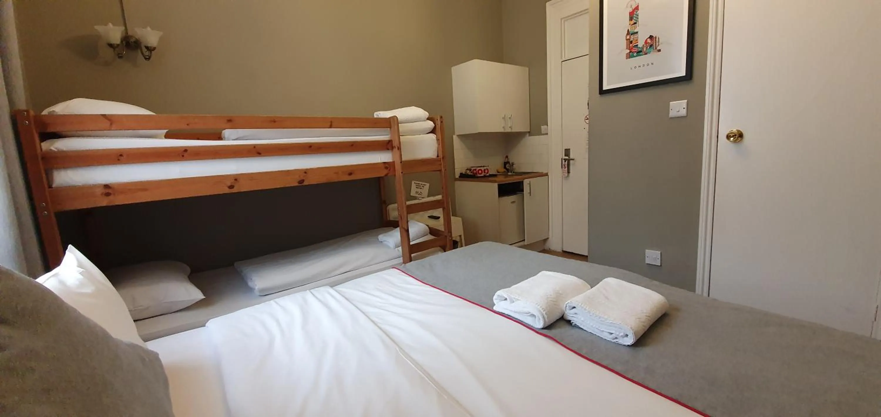 Bedroom in Belgravia Rooms Hotel