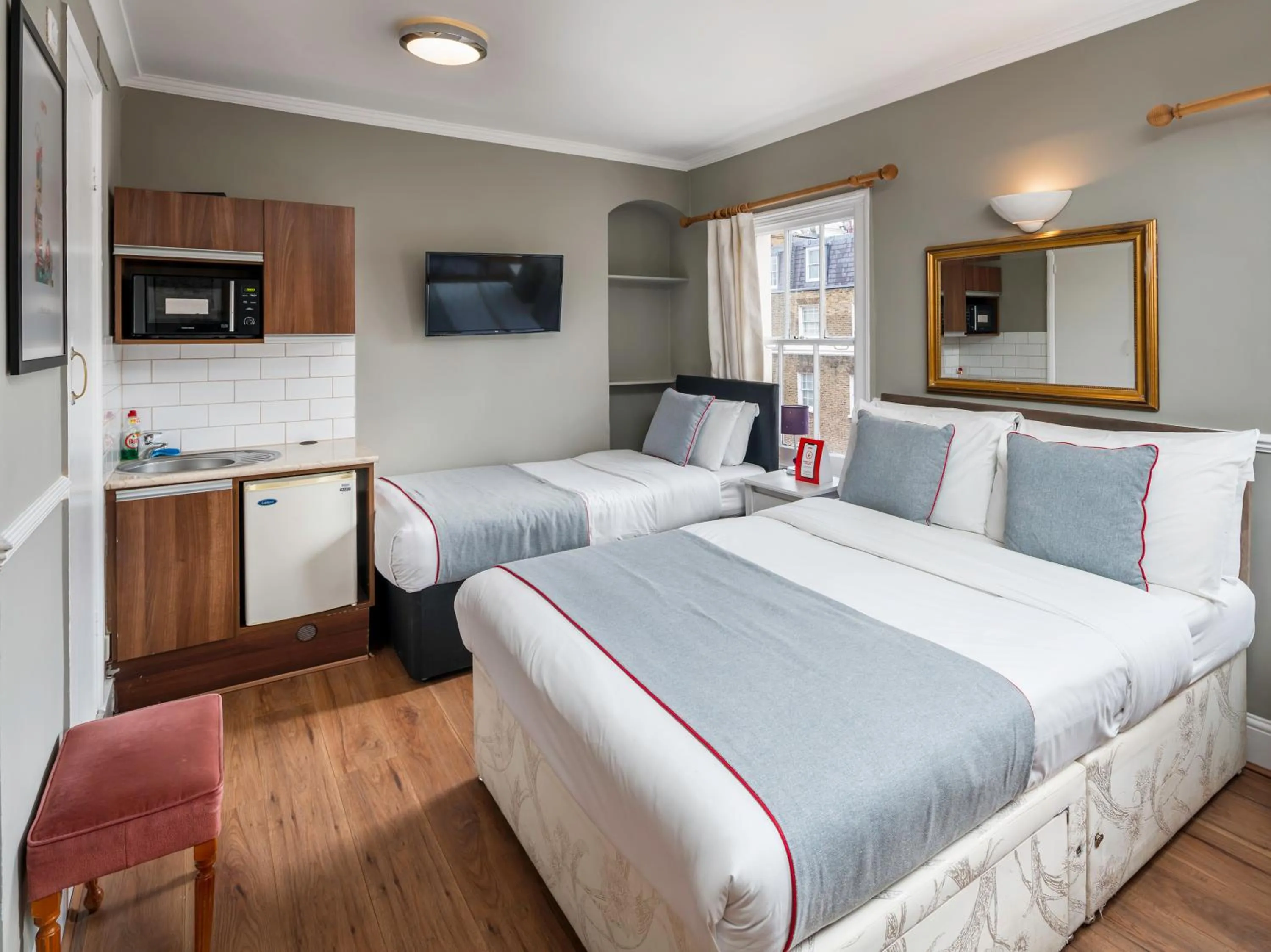 Bedroom in Belgravia Rooms Hotel