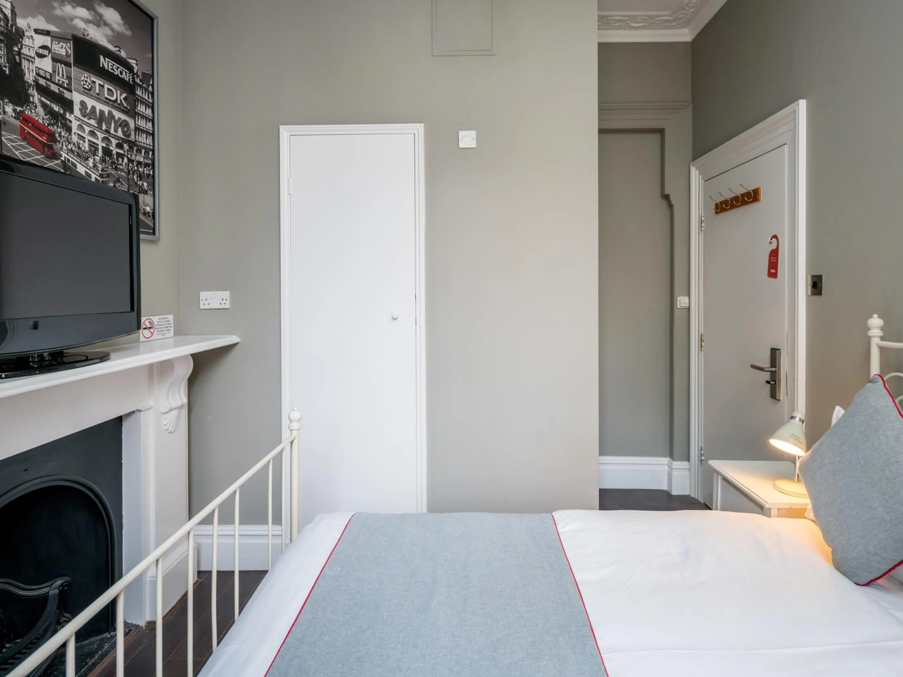 Bedroom in Belgravia Rooms Hotel