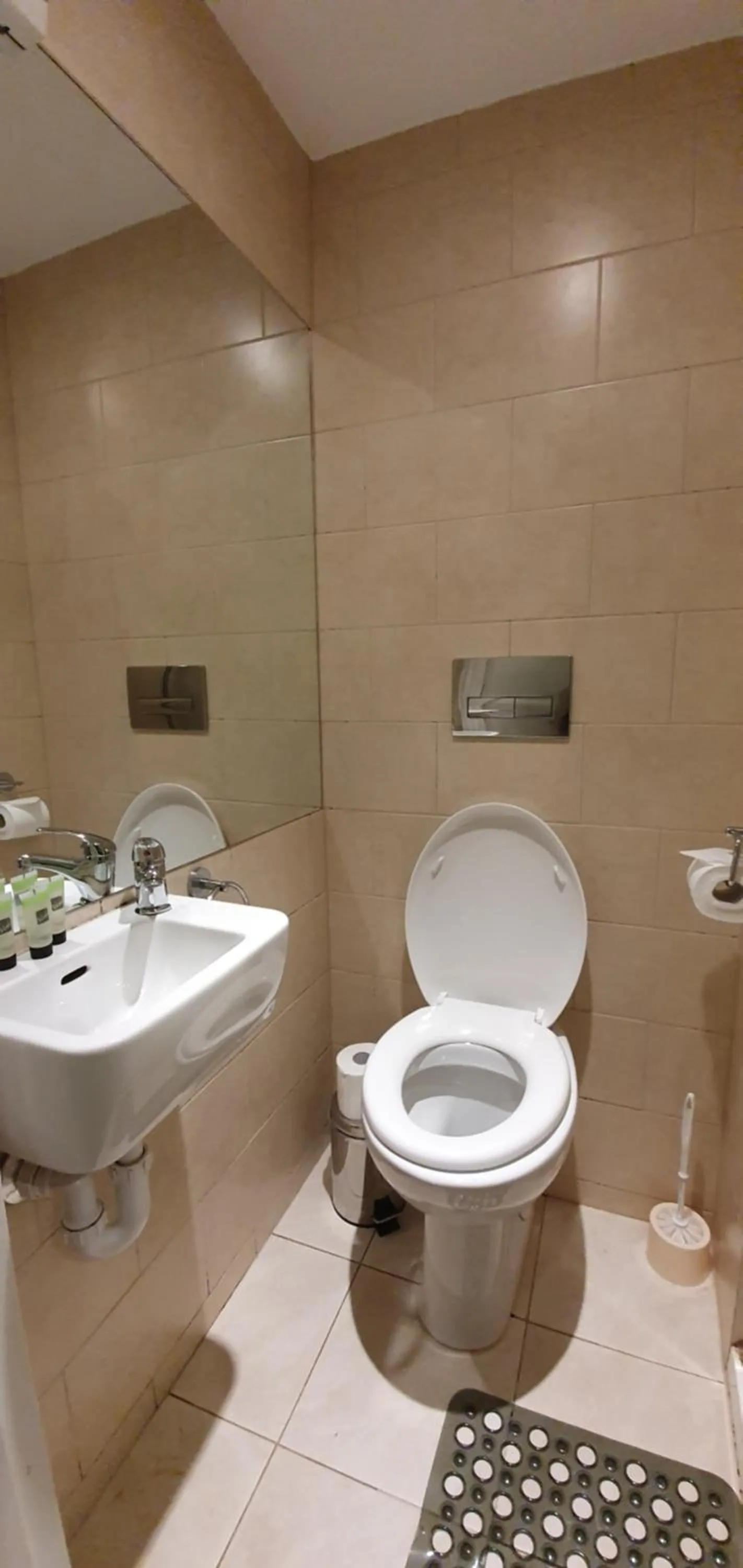 Bathroom in Belgravia Rooms Hotel