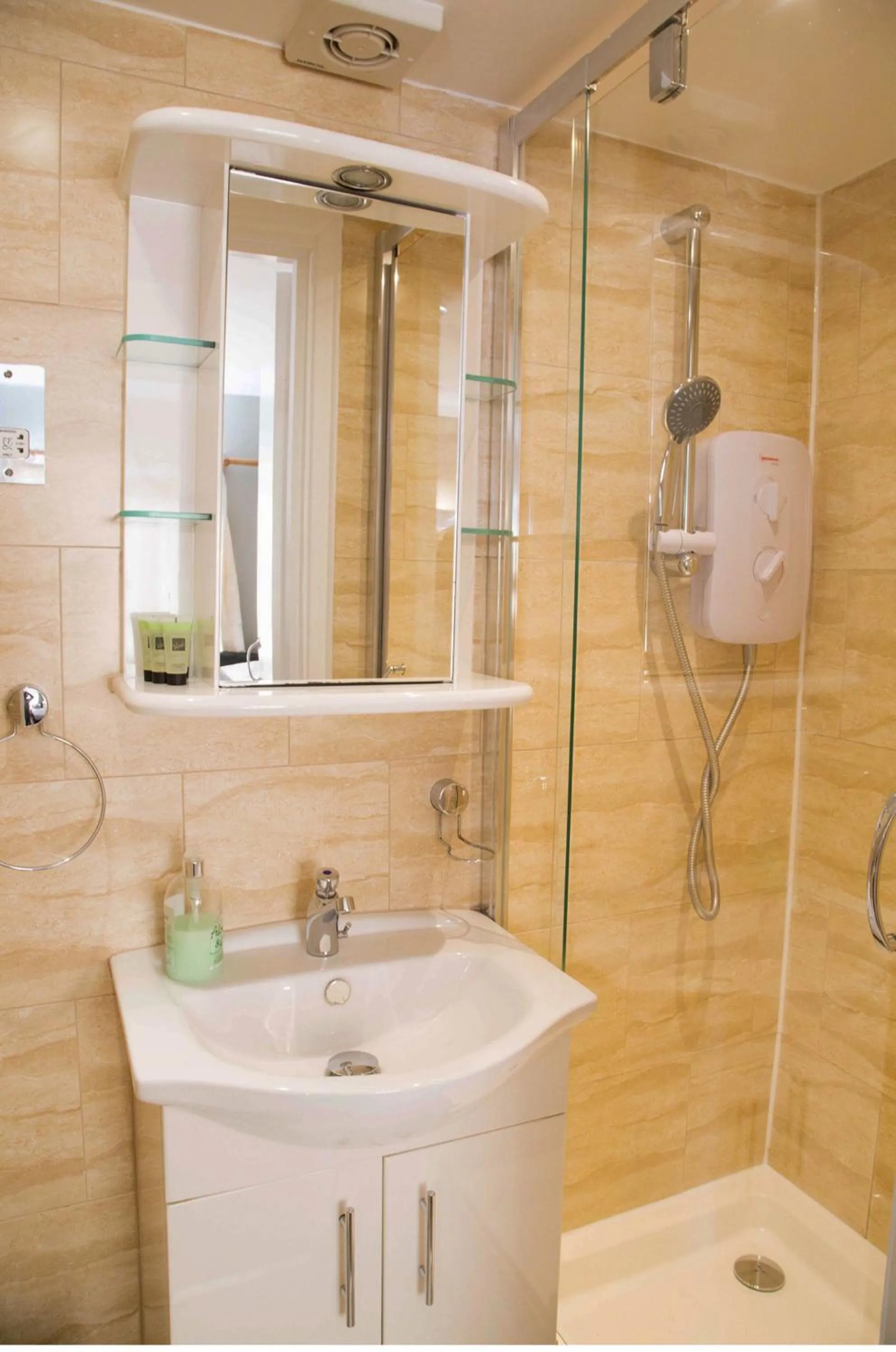 Bathroom in Belgravia Rooms Hotel