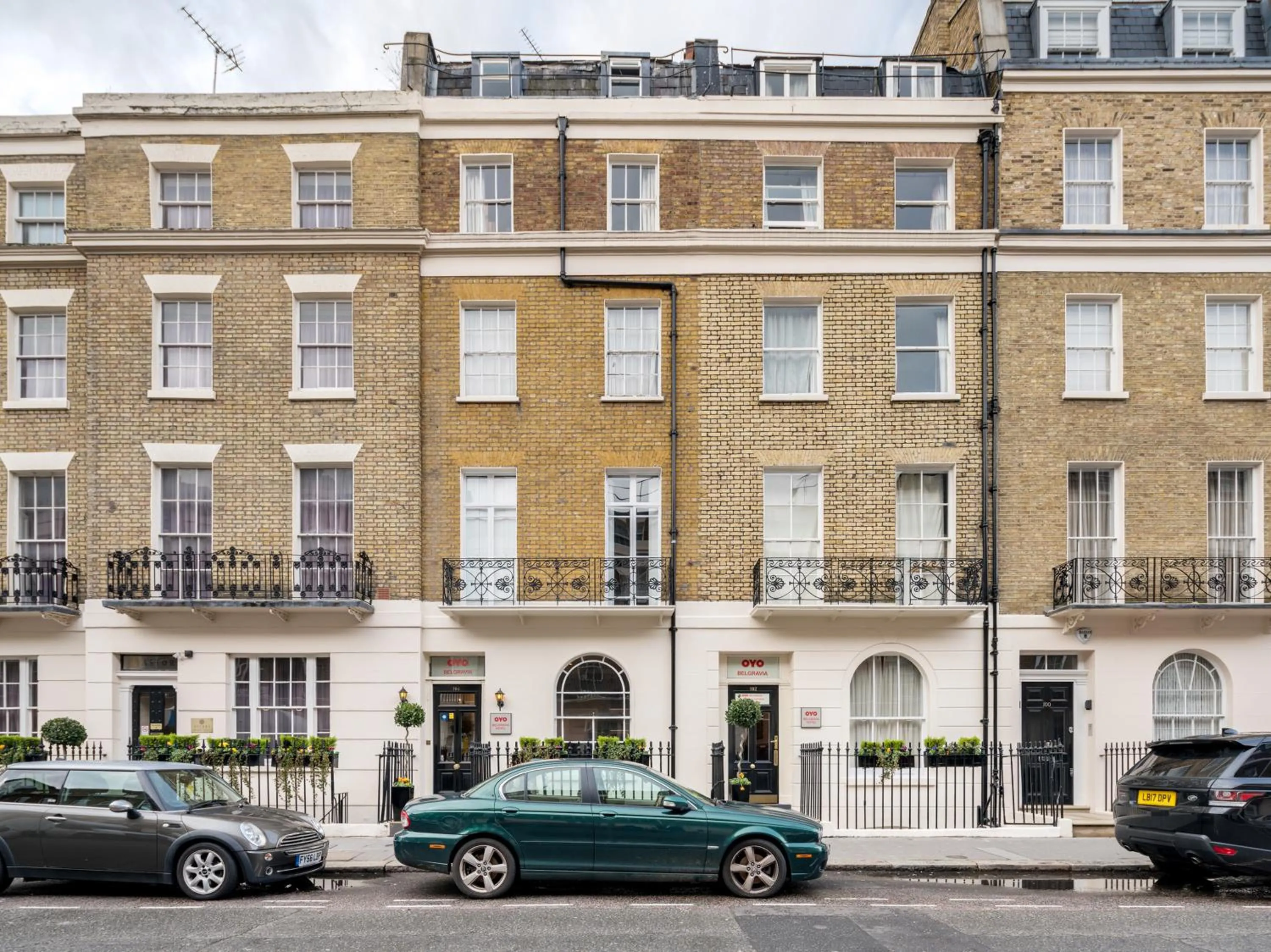 Facade/entrance in Belgravia Rooms Hotel