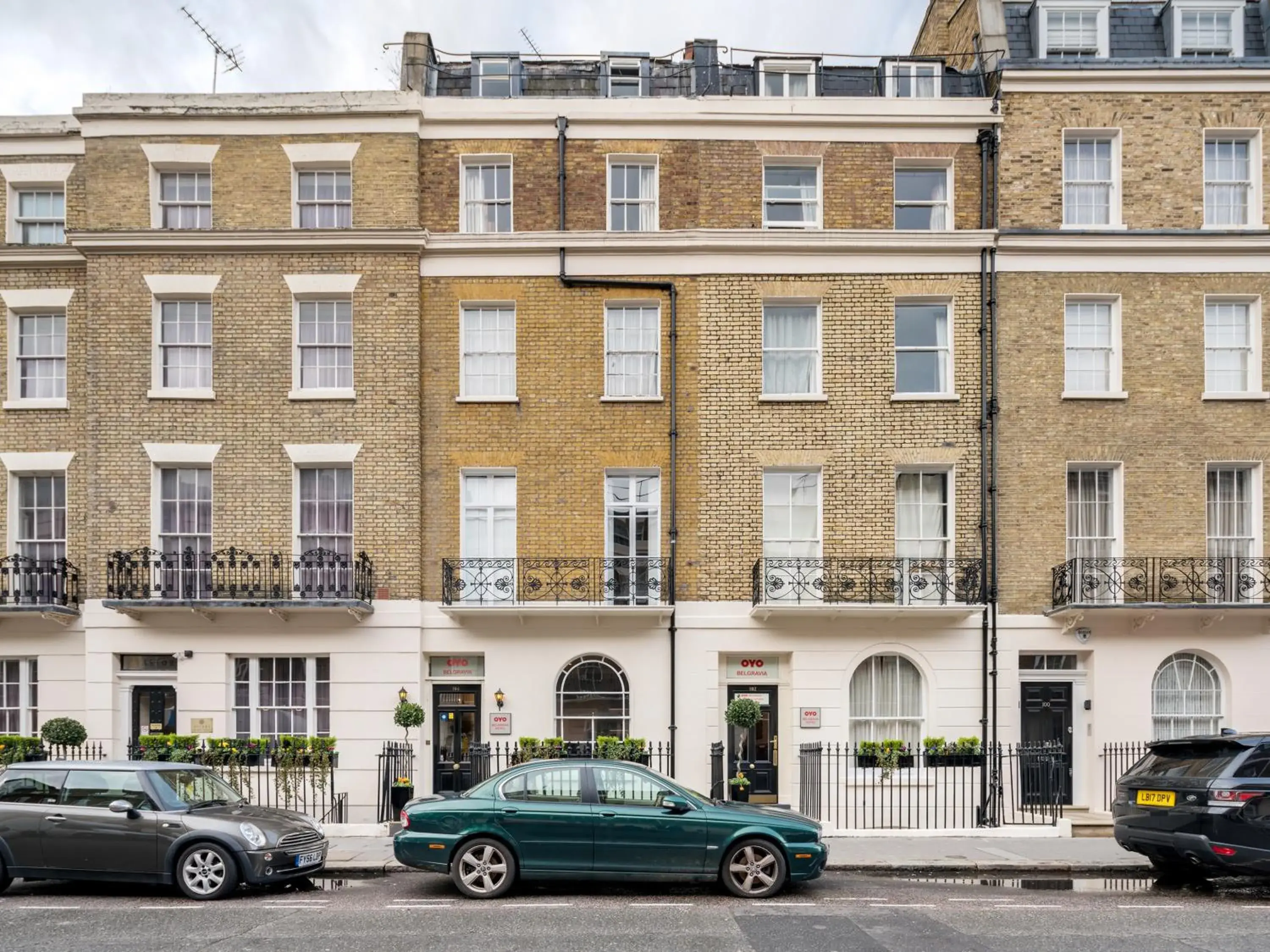 Facade/entrance in Belgravia Rooms Hotel Facade/entrance in Belgravia Rooms Hotel