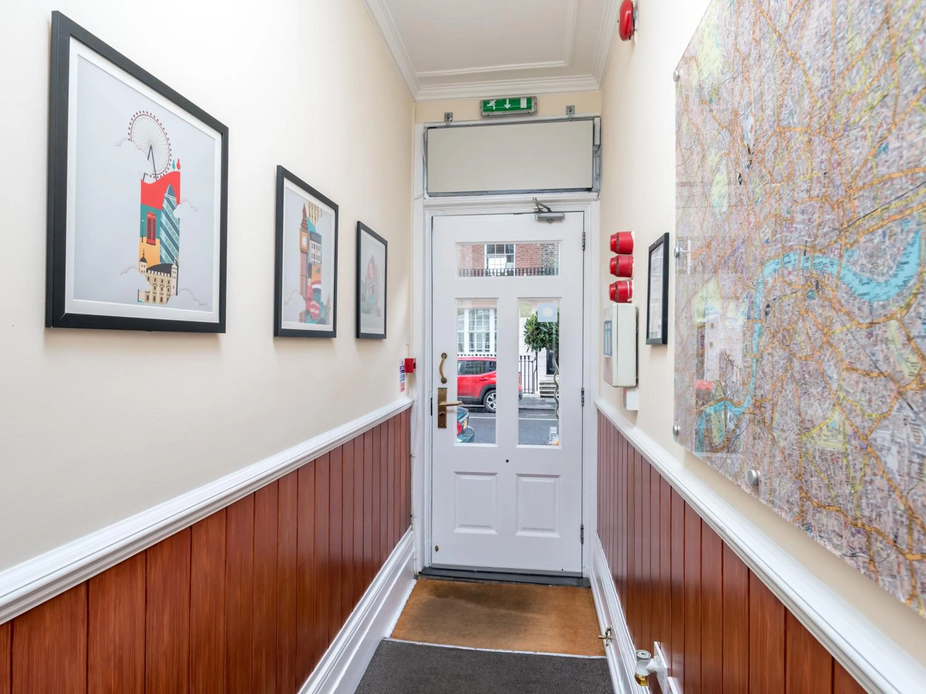 Area and facilities in Belgravia Rooms Hotel