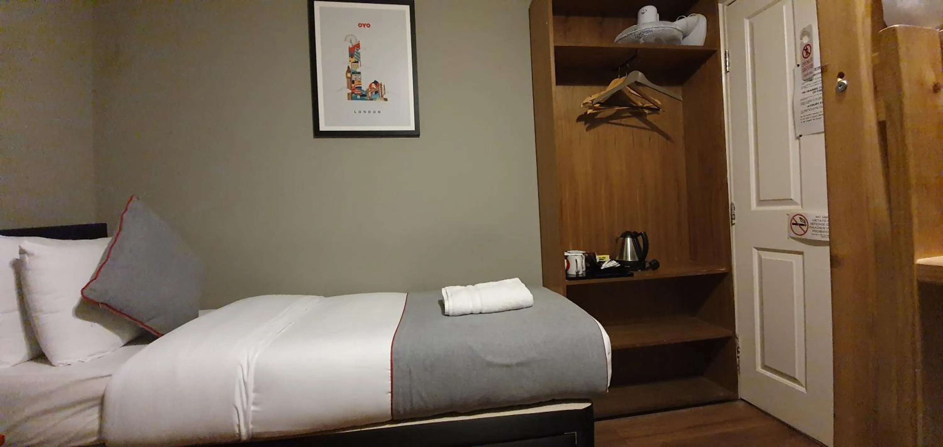 Bedroom in Belgravia Rooms Hotel